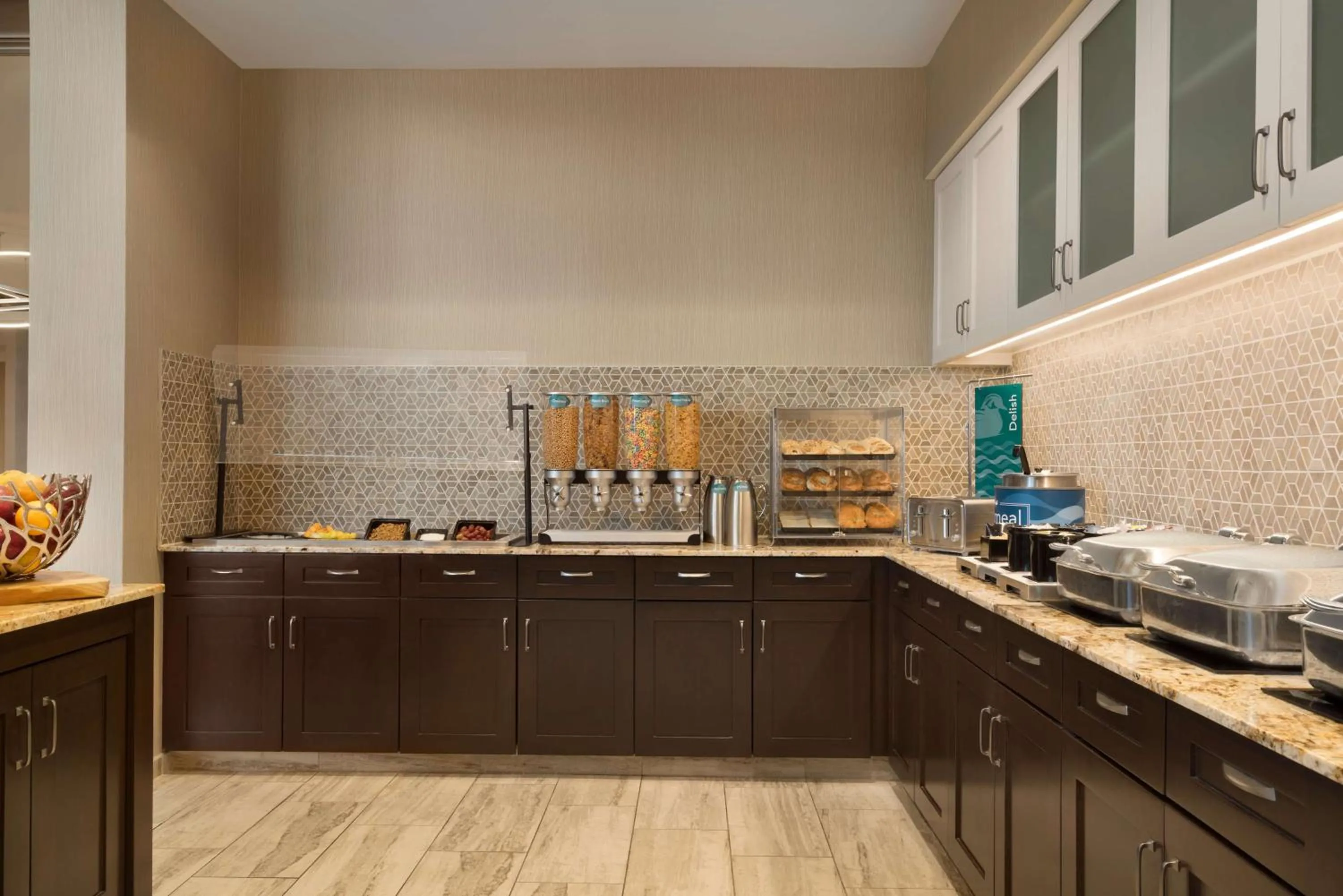 Breakfast in Homewood Suites By Hilton Memphis - Southaven