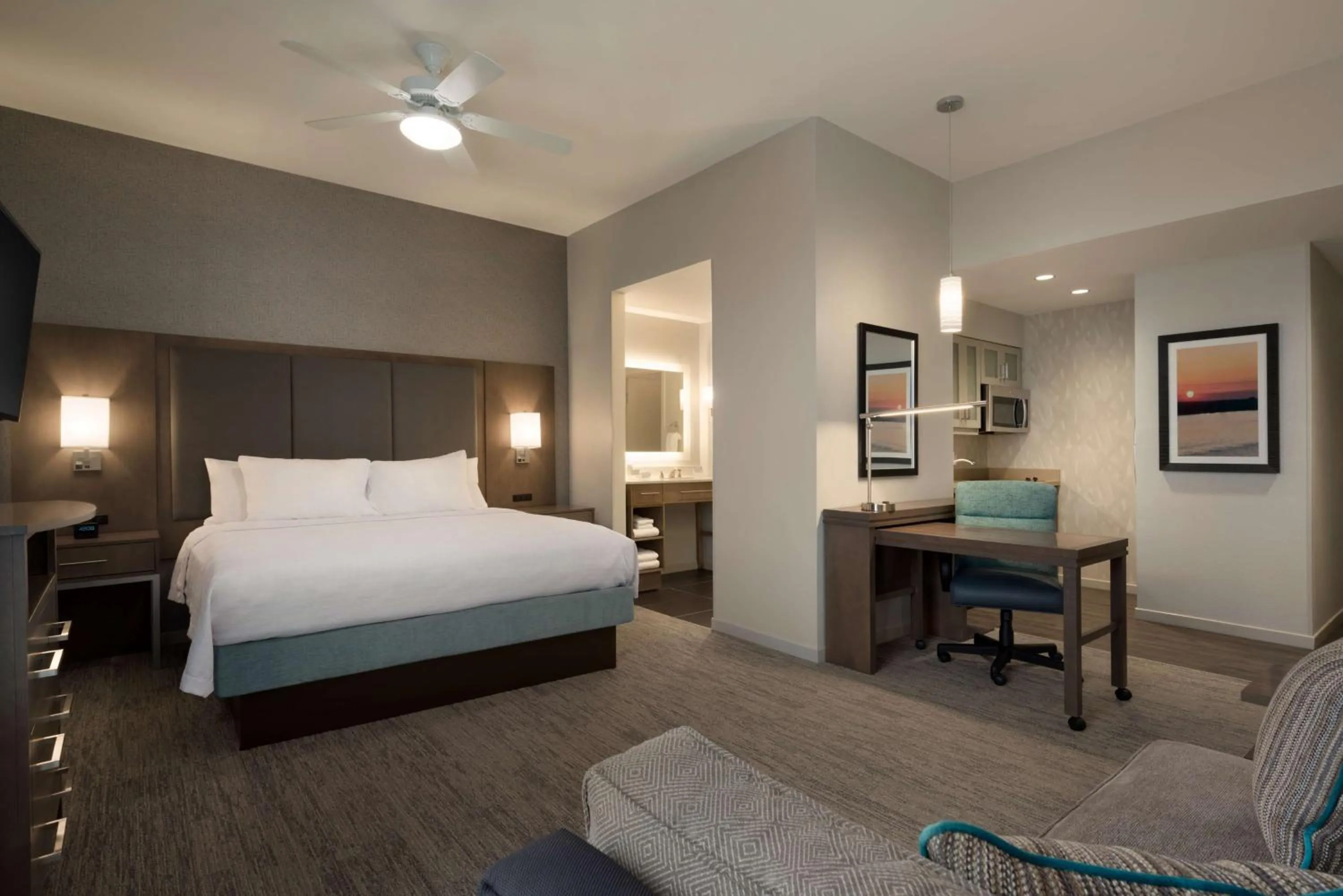 Bedroom, Bed in Homewood Suites By Hilton Memphis - Southaven