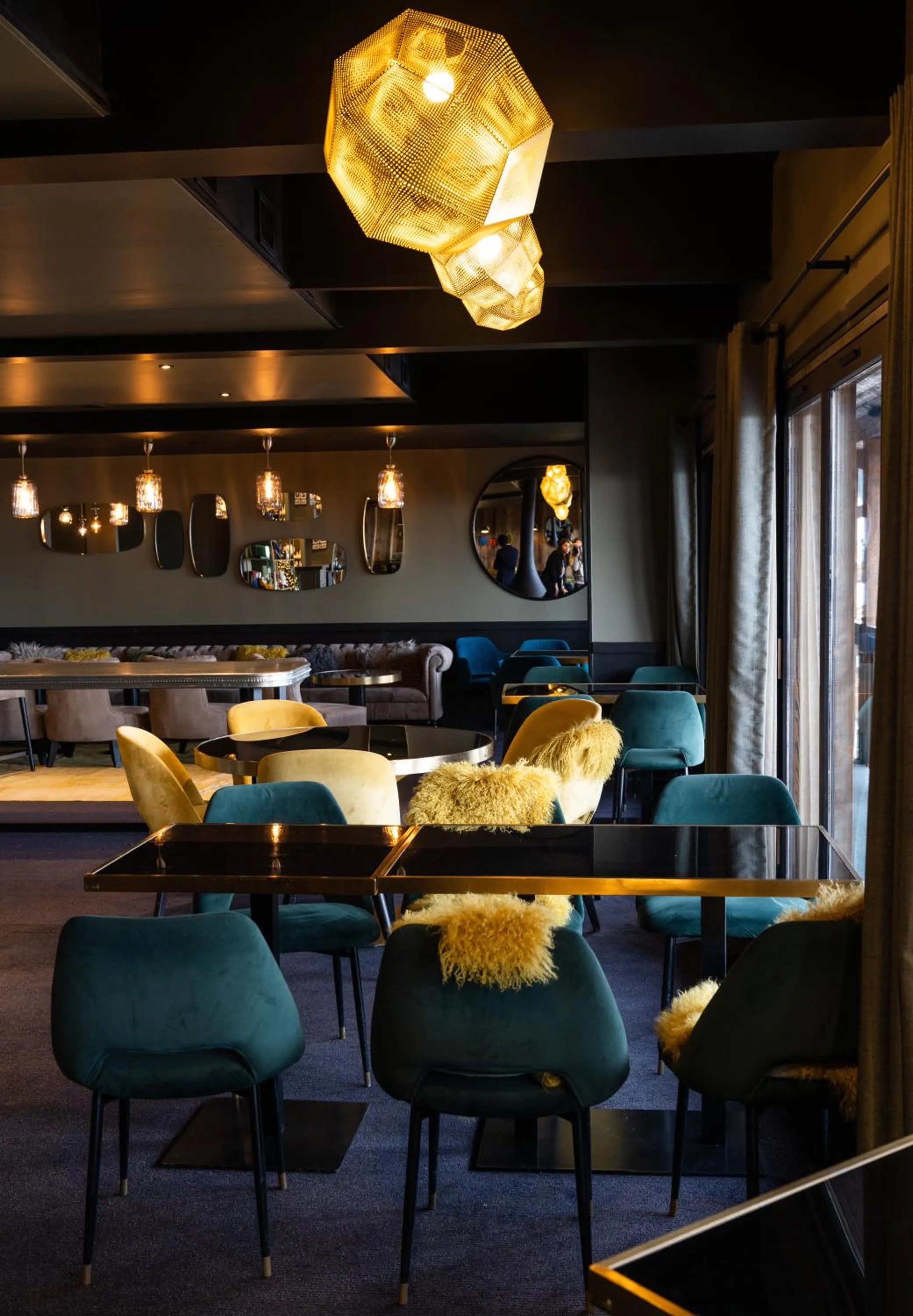 Restaurant/places to eat in Fahrenheit Seven Courchevel