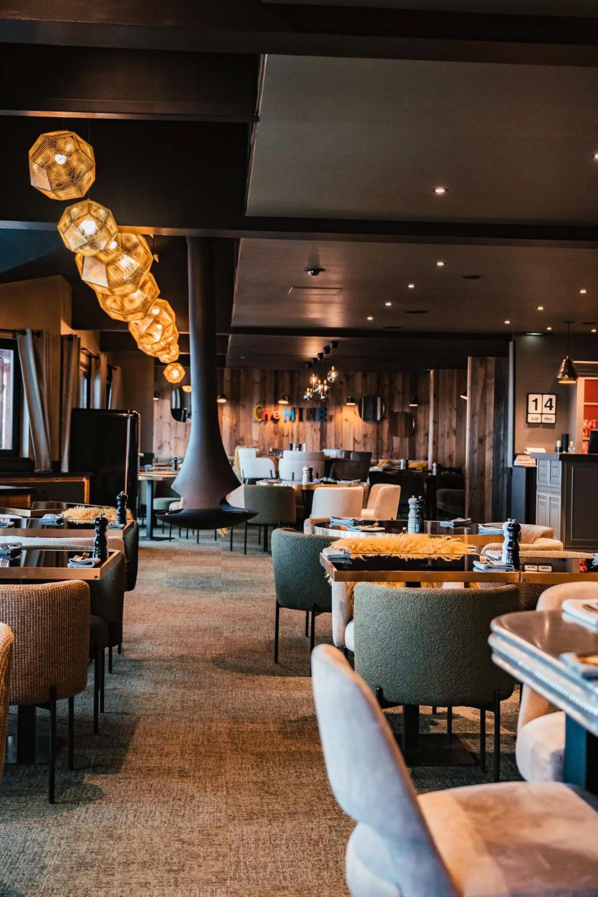 Restaurant/places to eat in Fahrenheit Seven Courchevel
