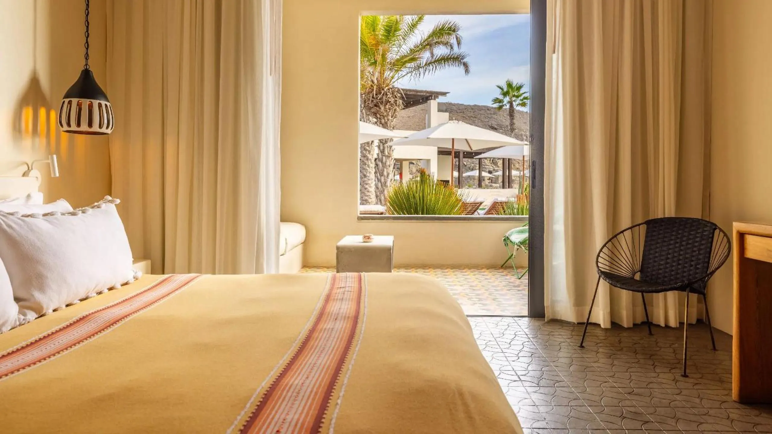 Bed in Hotel San Cristobal Adults 15+