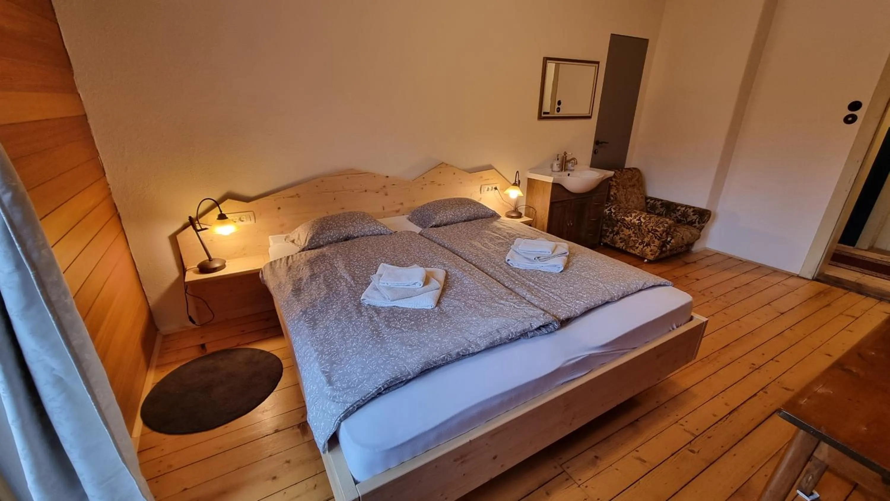 Property building, Bed in Vila Koman Jezersko