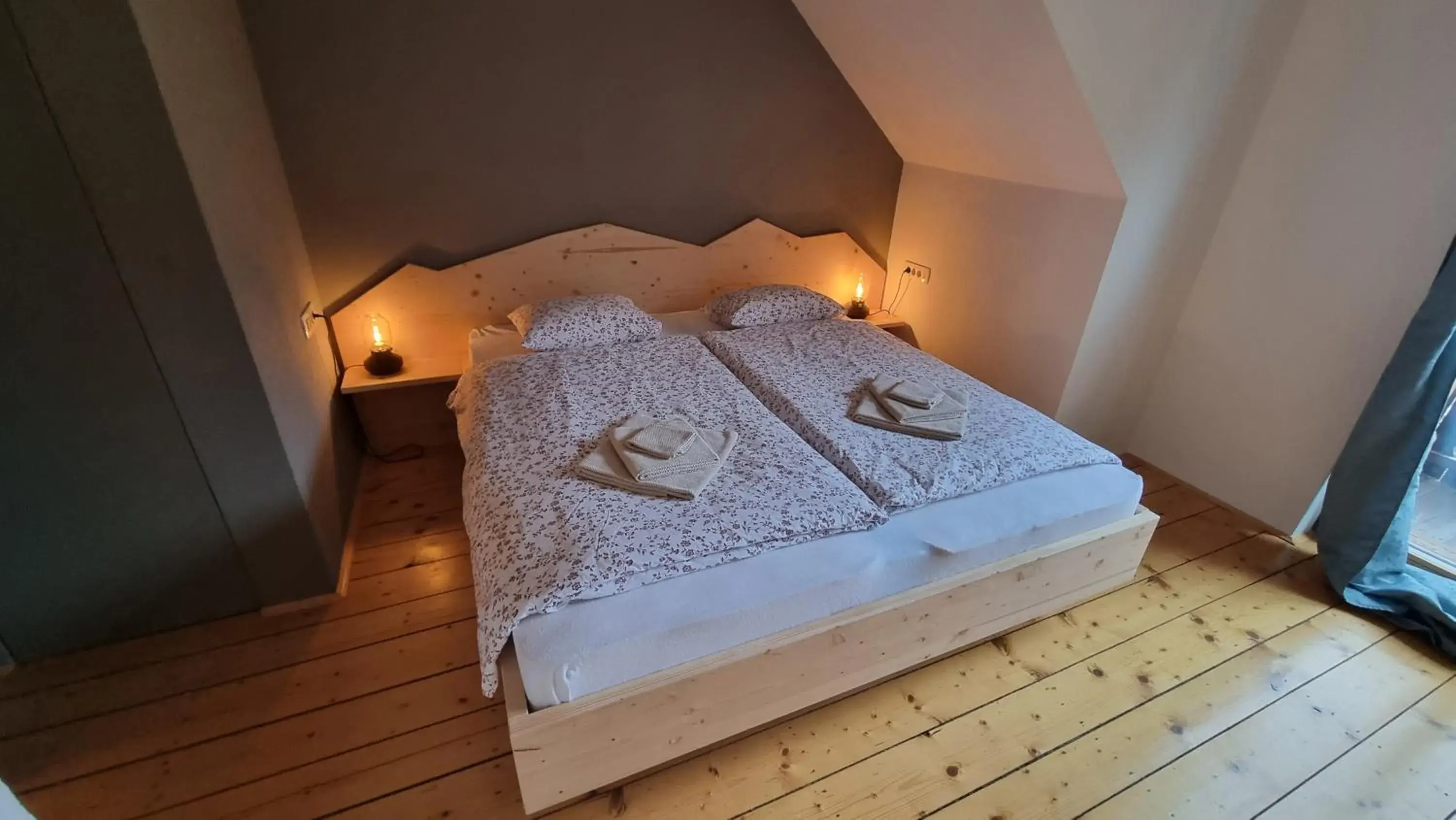 Double Room with Private Bathroom in Vila Koman Jezersko Double Room with Private Bathroom in Vila Koman Jezersko