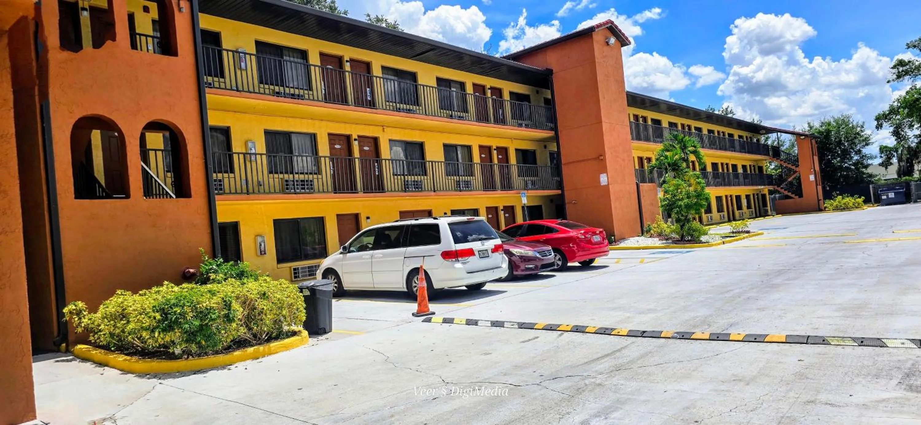 Property building in Budget Inn Of Orlando