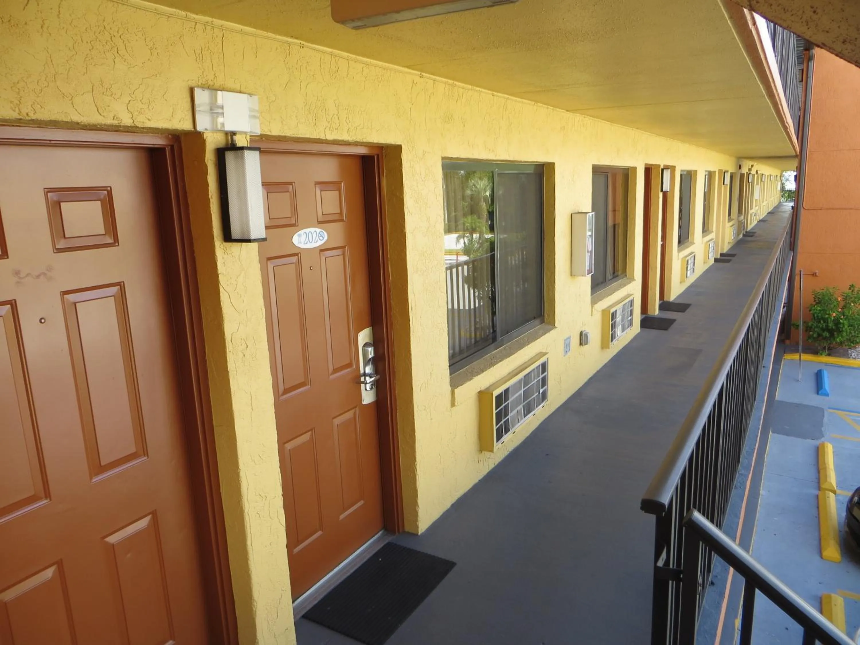 Balcony/Terrace in Budget Inn Of Orlando