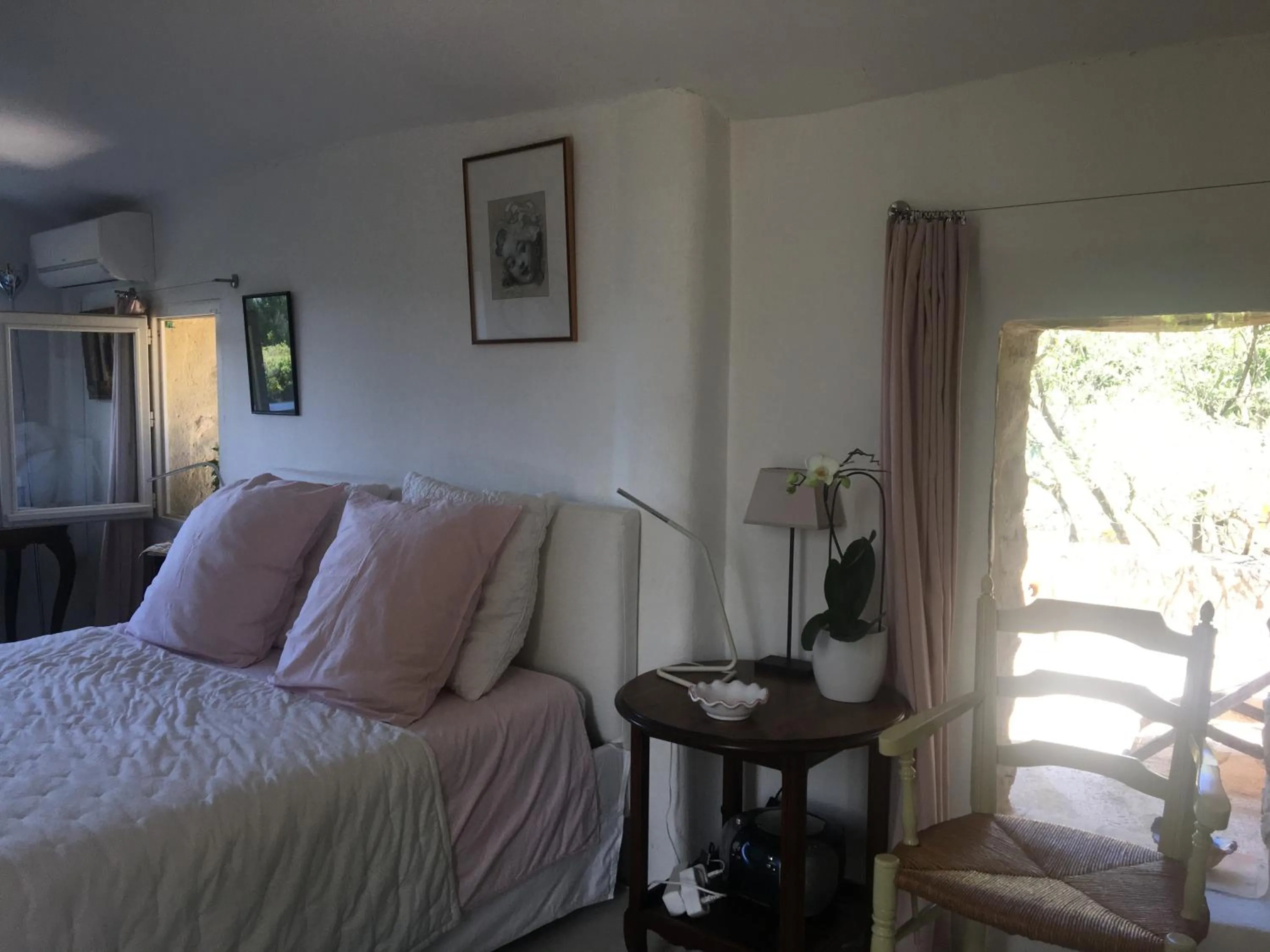Photo of the whole room, Bed in B&B Chambre de Julie Le Jardin