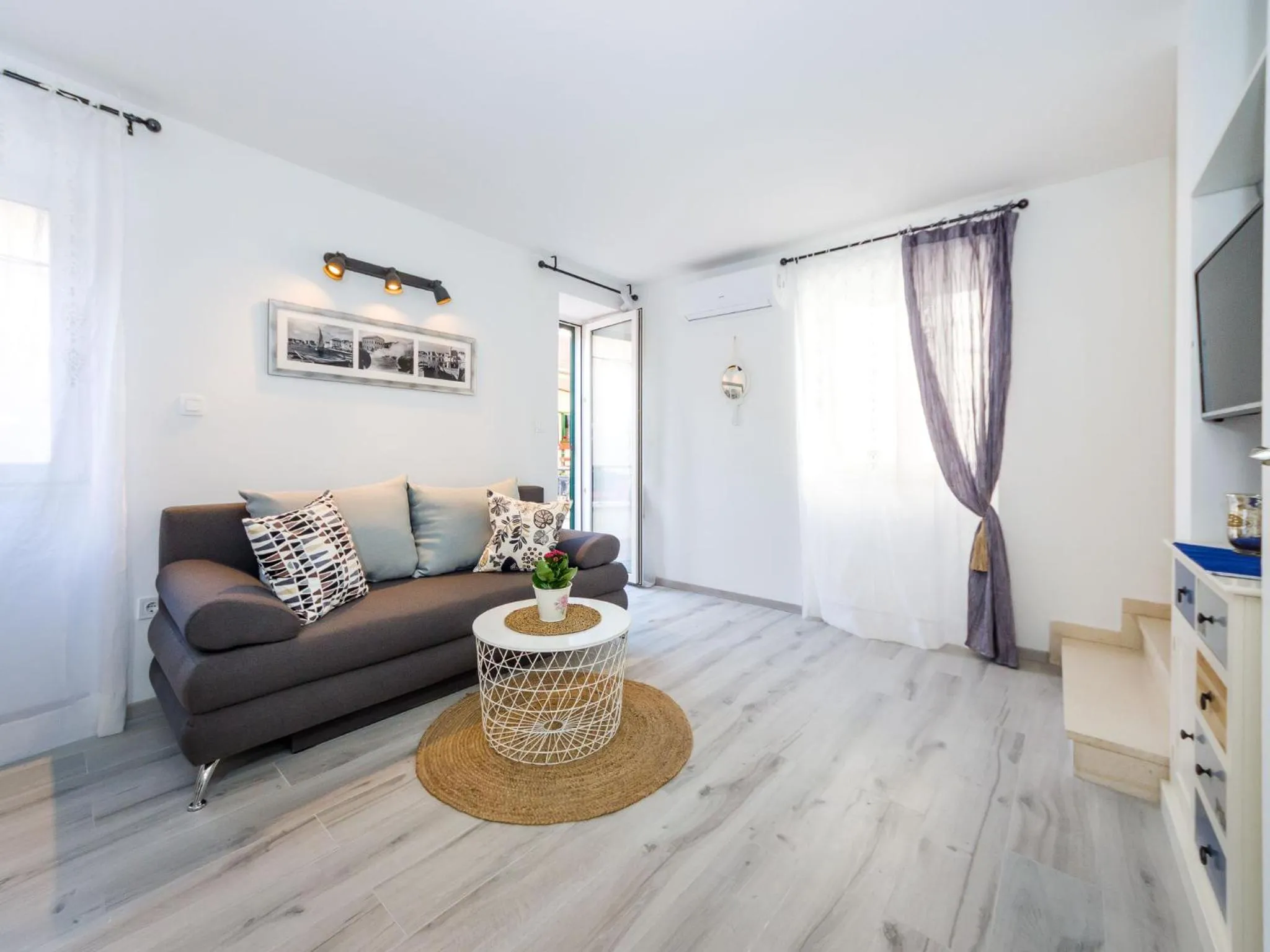 TV and multimedia in Navis Luxury Apartments