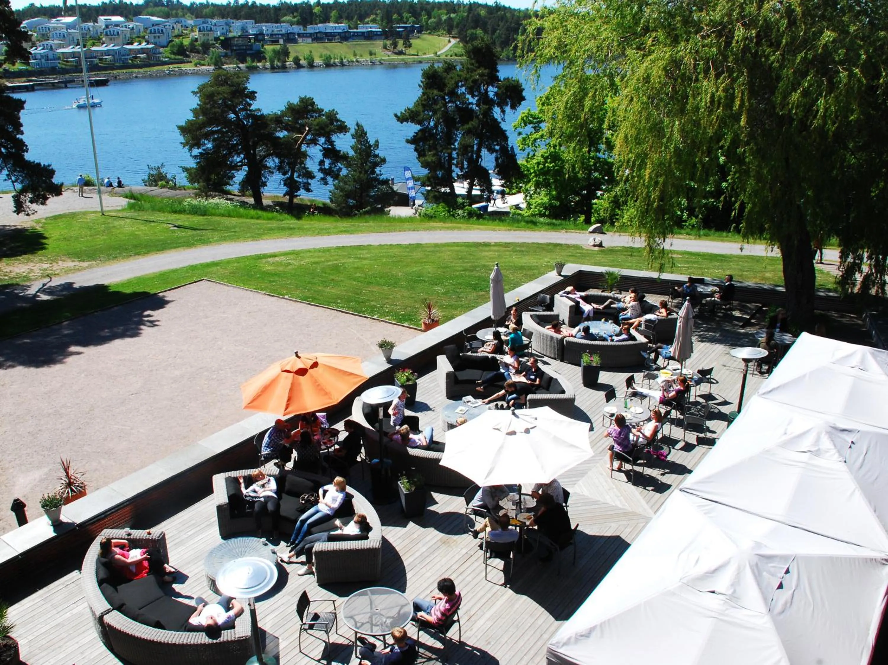 Restaurant/places to eat in Skogshem & Wijk