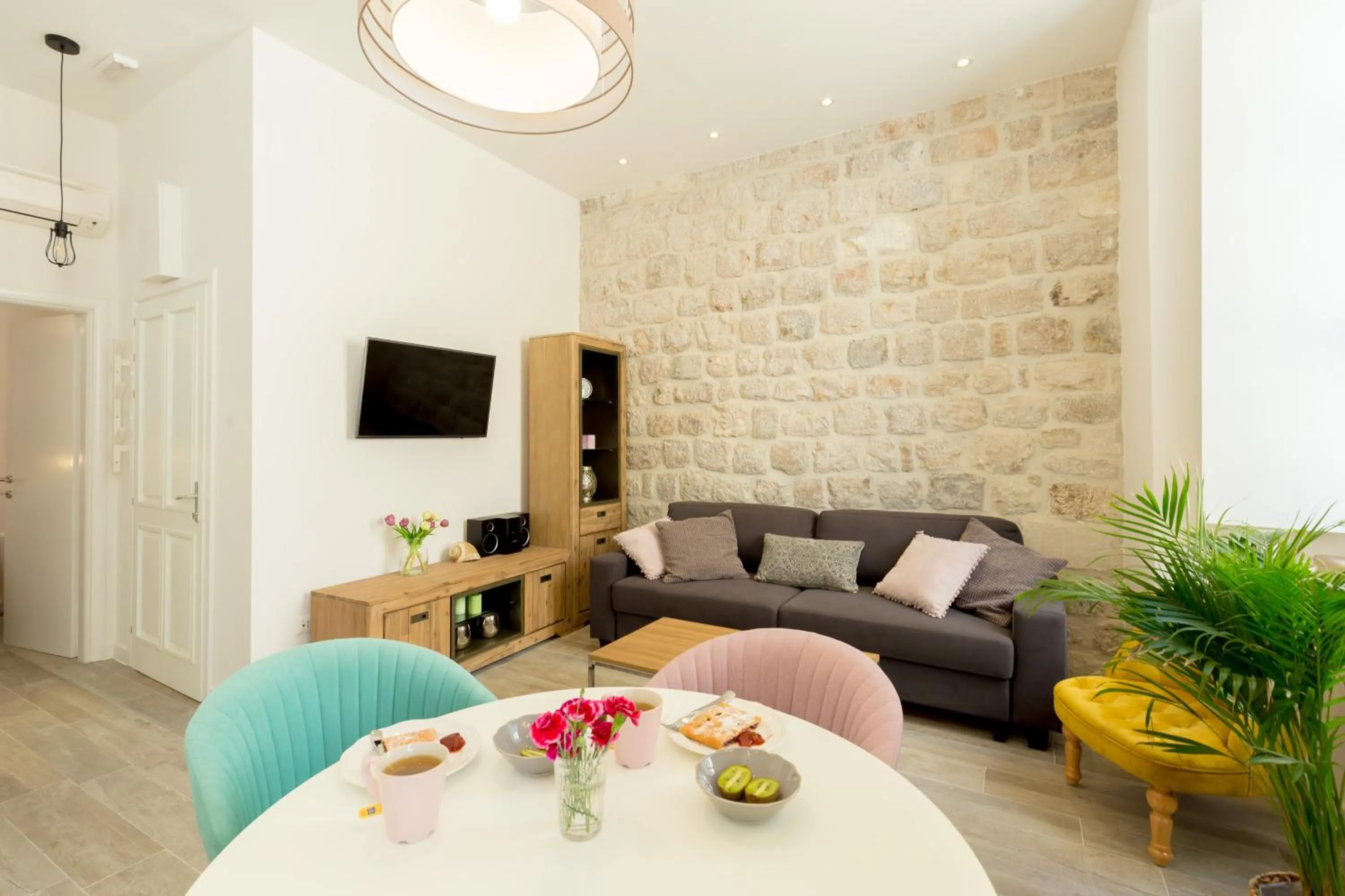 TV and multimedia in Hedera Estate, Hedera A2