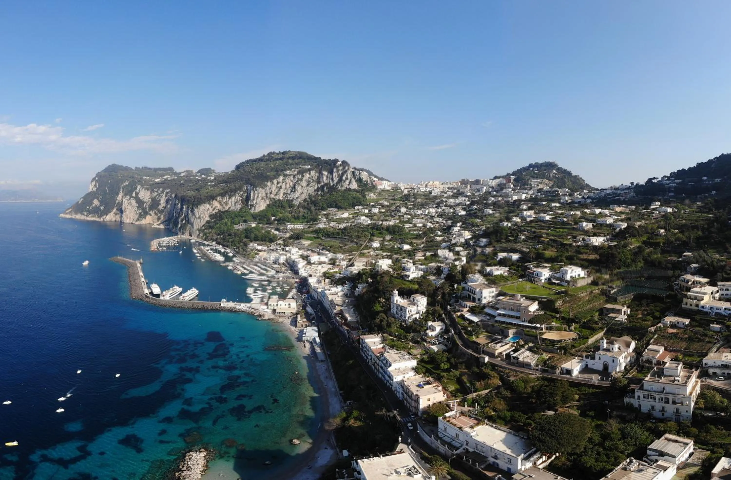 Beach in B&B Punta Vivara