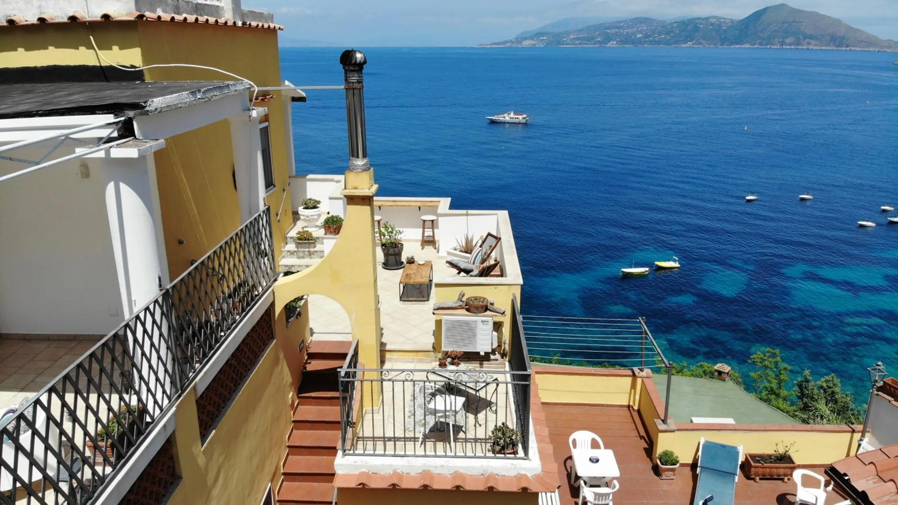 Patio in B&B Punta Vivara