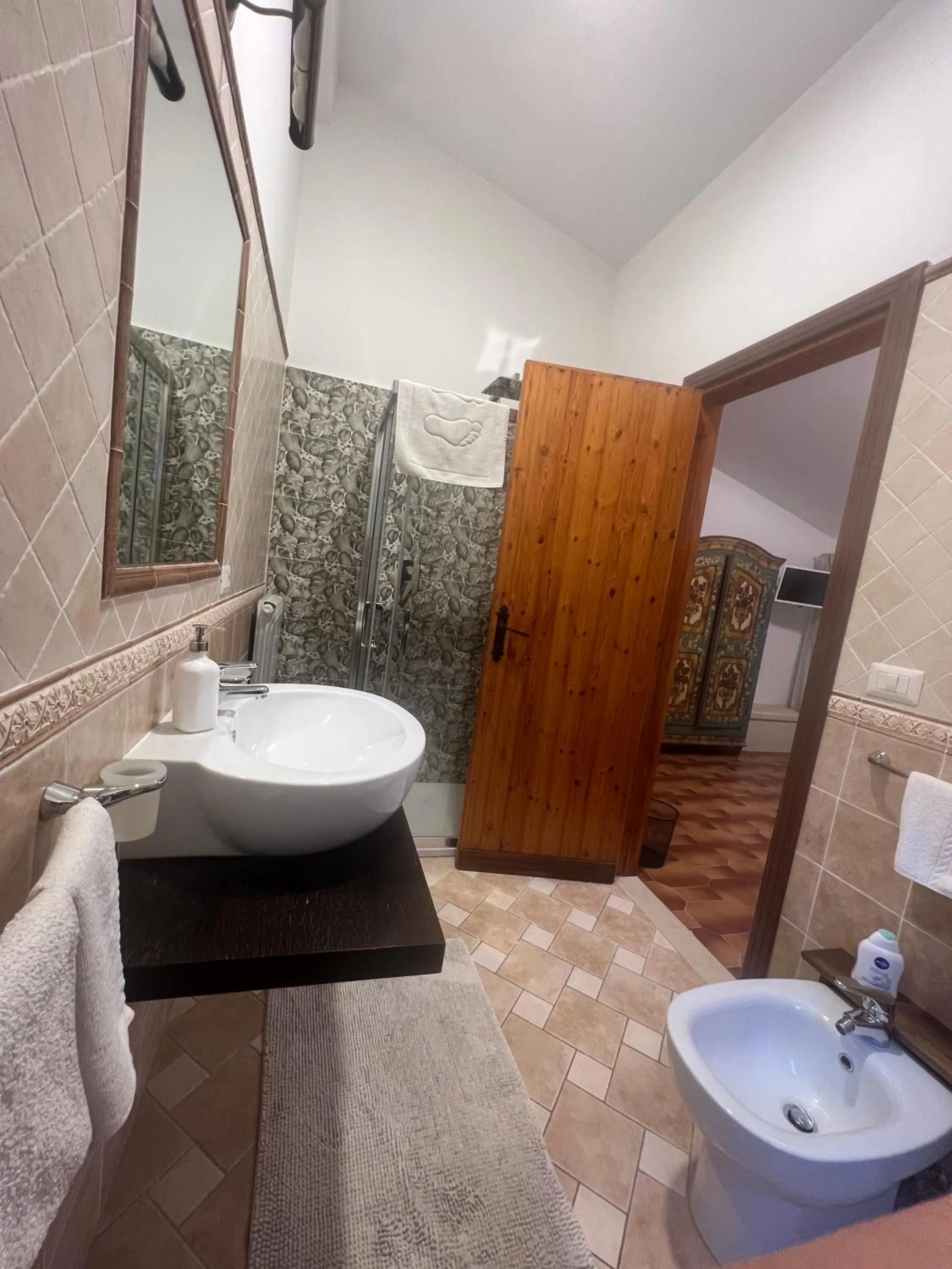 Shower in B&B Villa Reginella