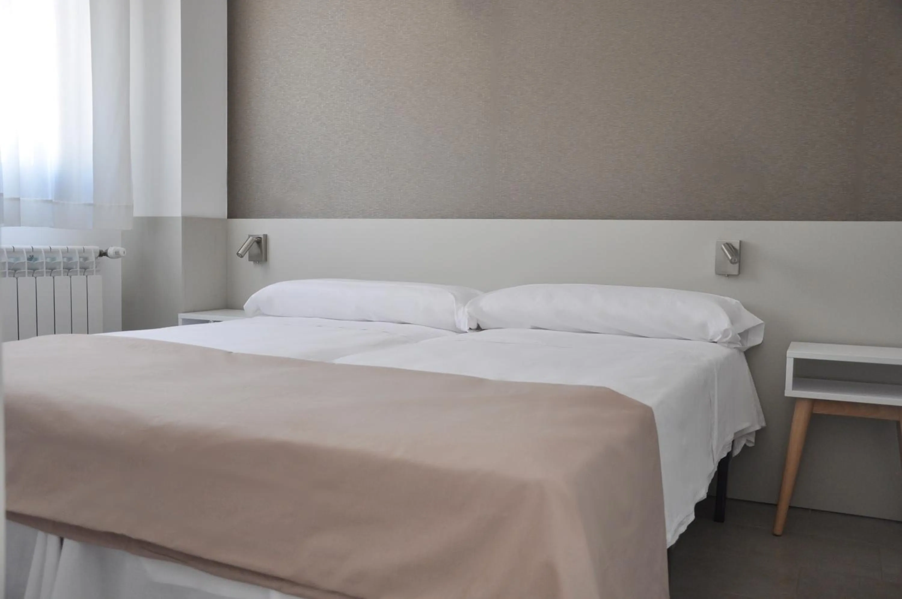 Bedroom, Bed in Residencia Universitaria Resa Tarragona Mediterrani