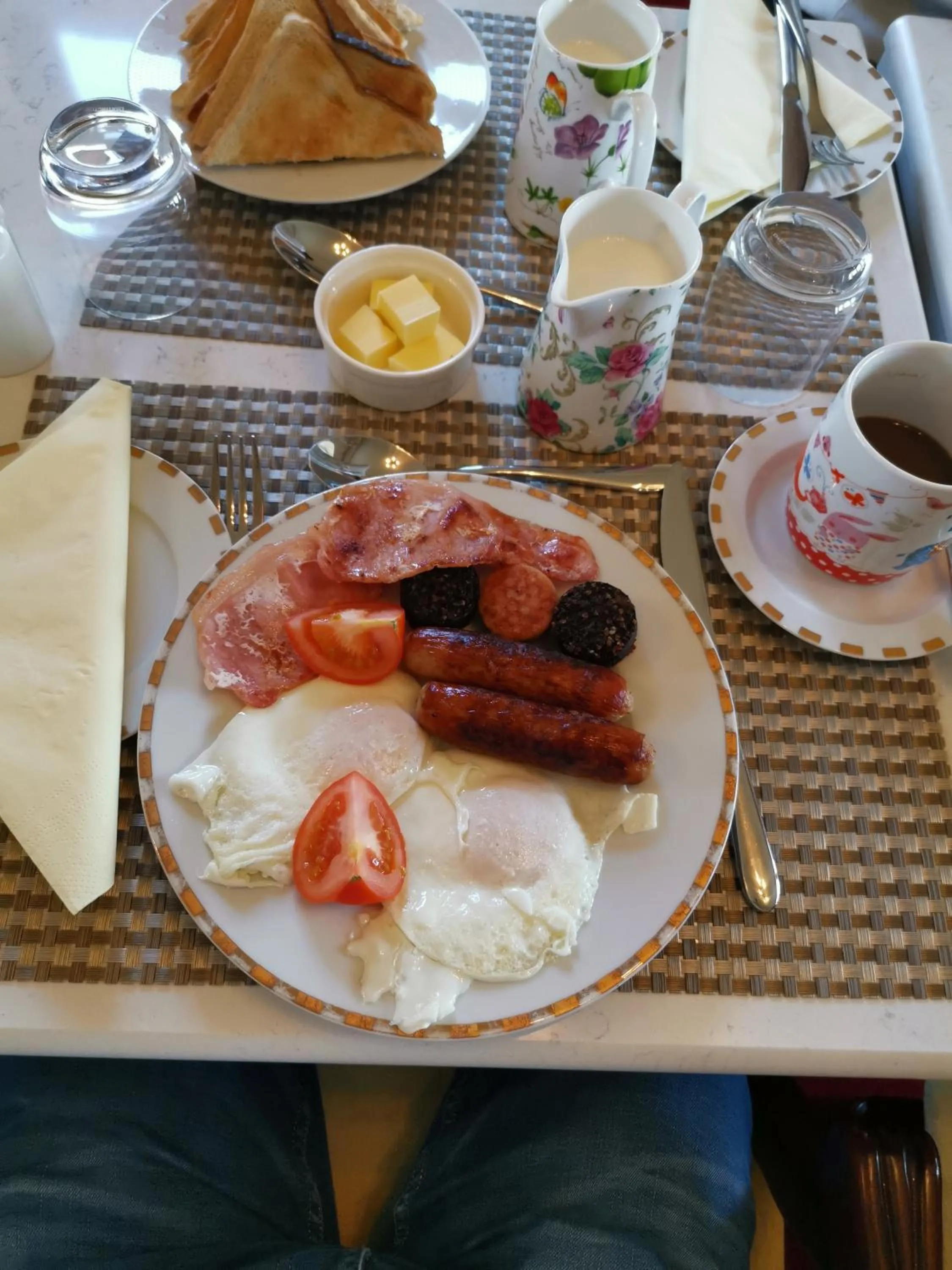 Breakfast in Knightsbrook Guesthouse