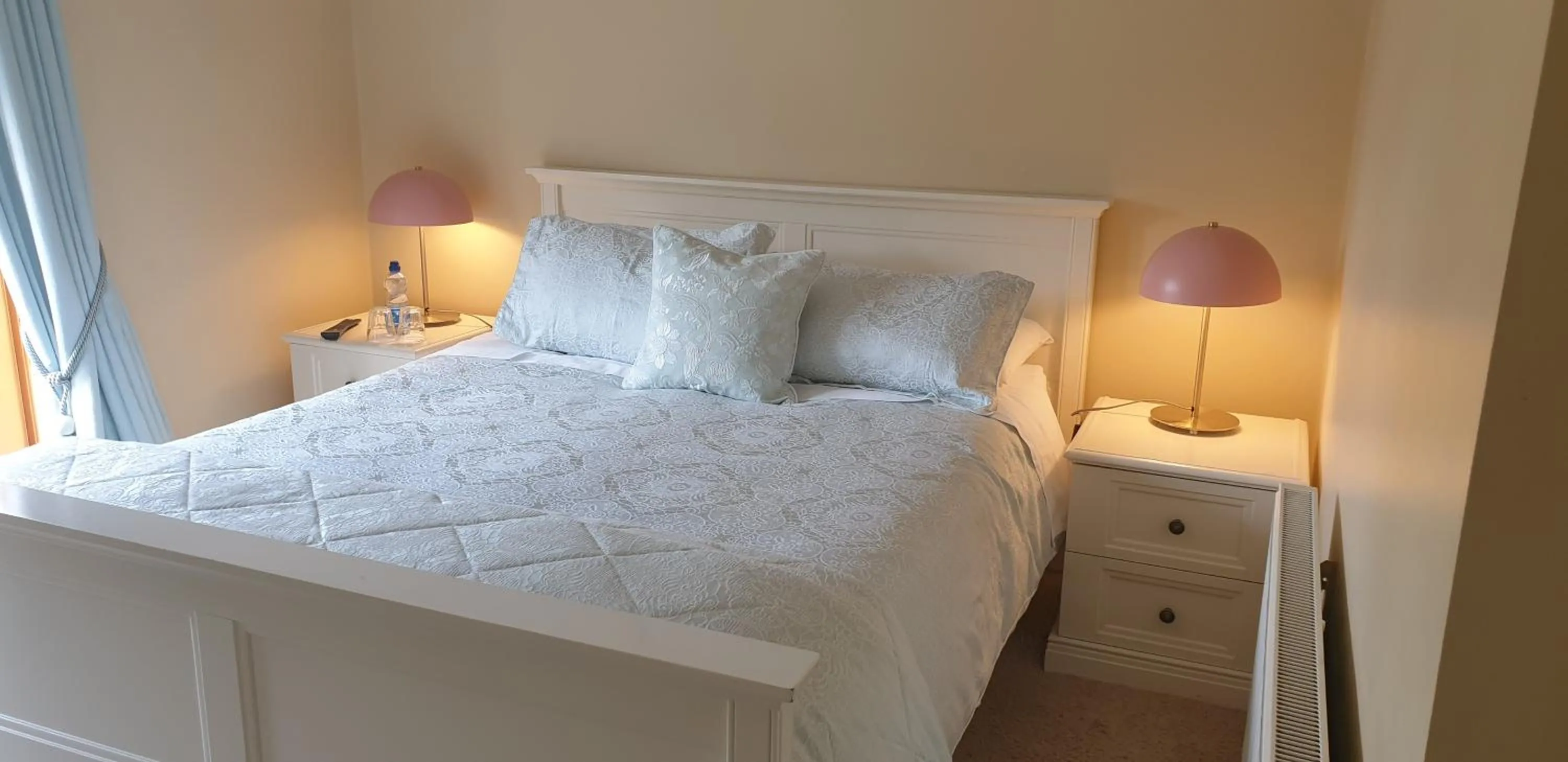 Bedroom, Bed in Knightsbrook Guesthouse