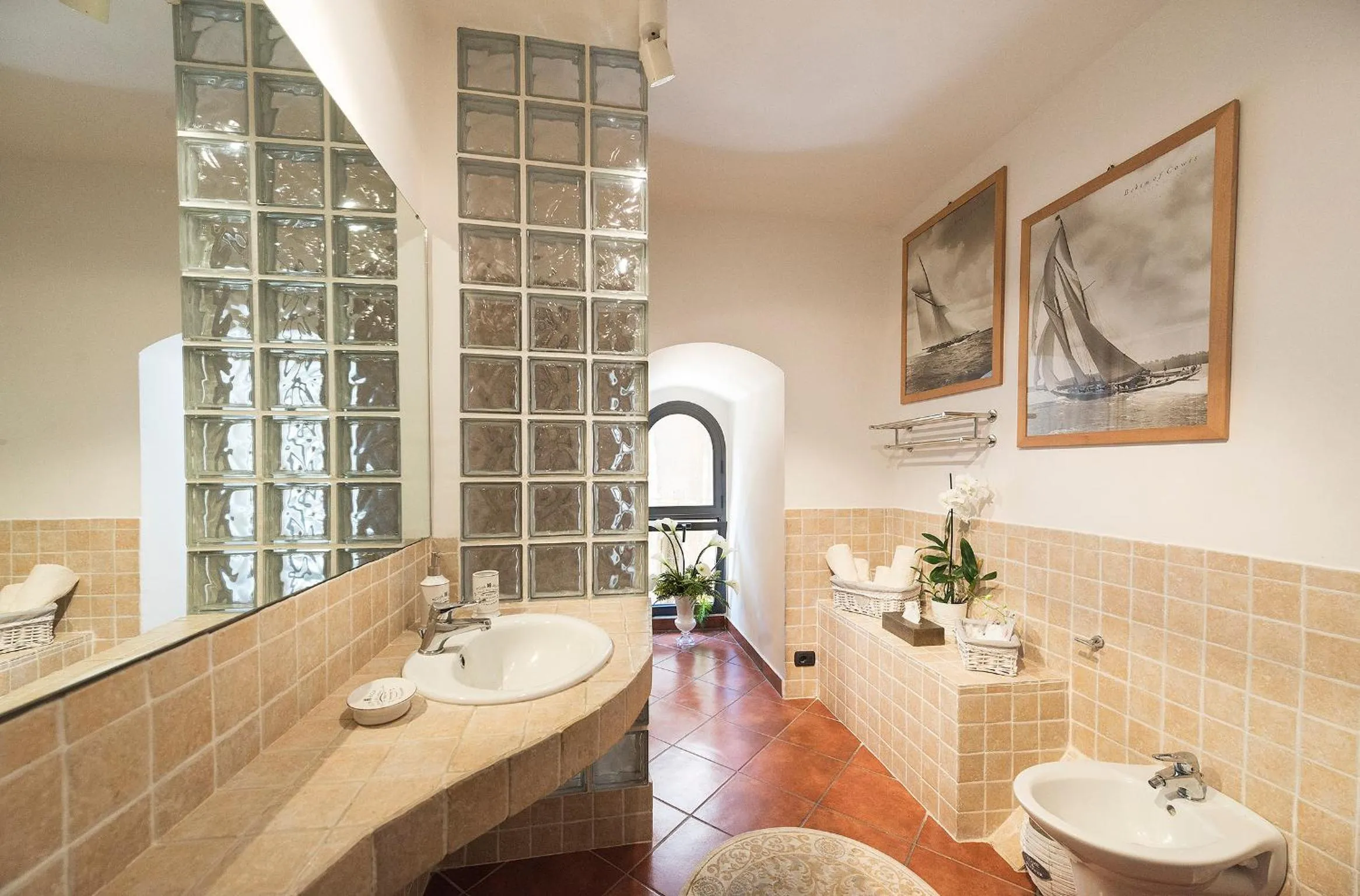 Area and facilities in Palazzo Castelleschi