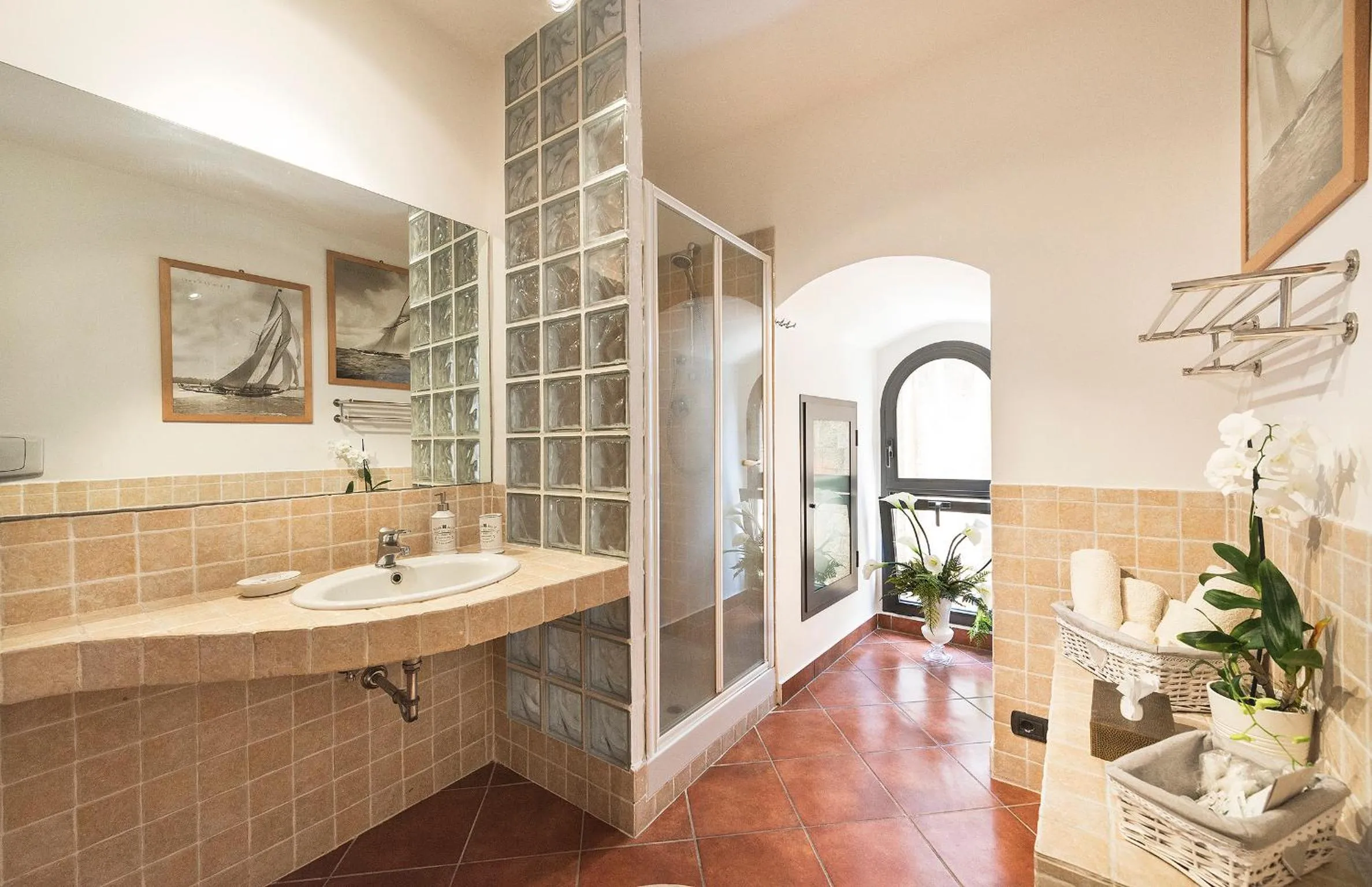 Area and facilities in Palazzo Castelleschi