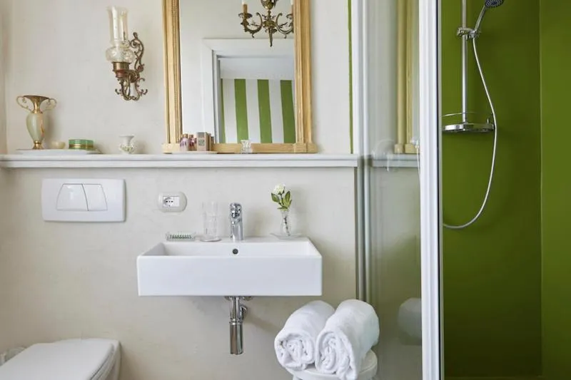 Bathroom in La Zarabba Boutique Hotel