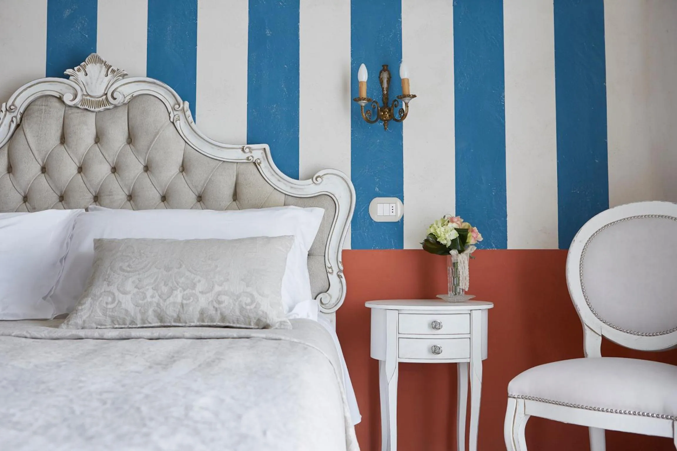 Shower, Bed in La Zarabba Boutique Hotel