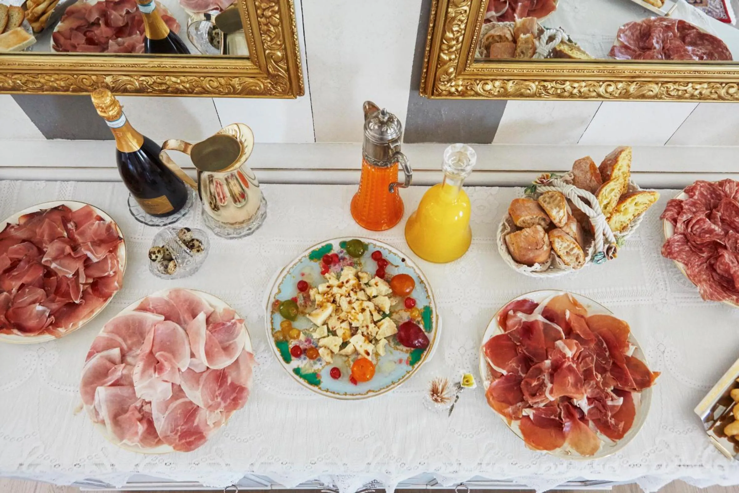 Restaurant/places to eat in La Zarabba Boutique Hotel