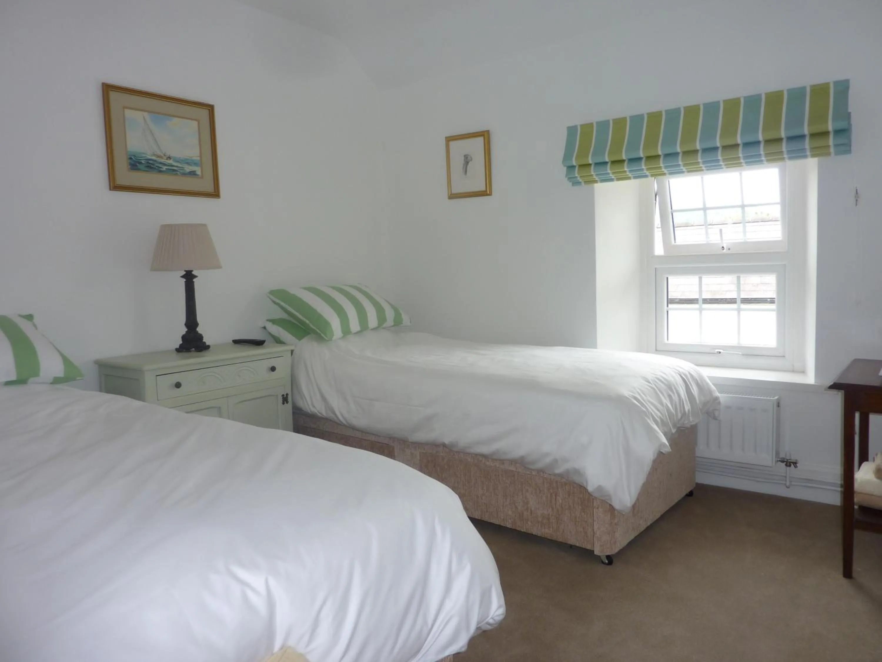 Shower, Bed in The Kestrel B&B