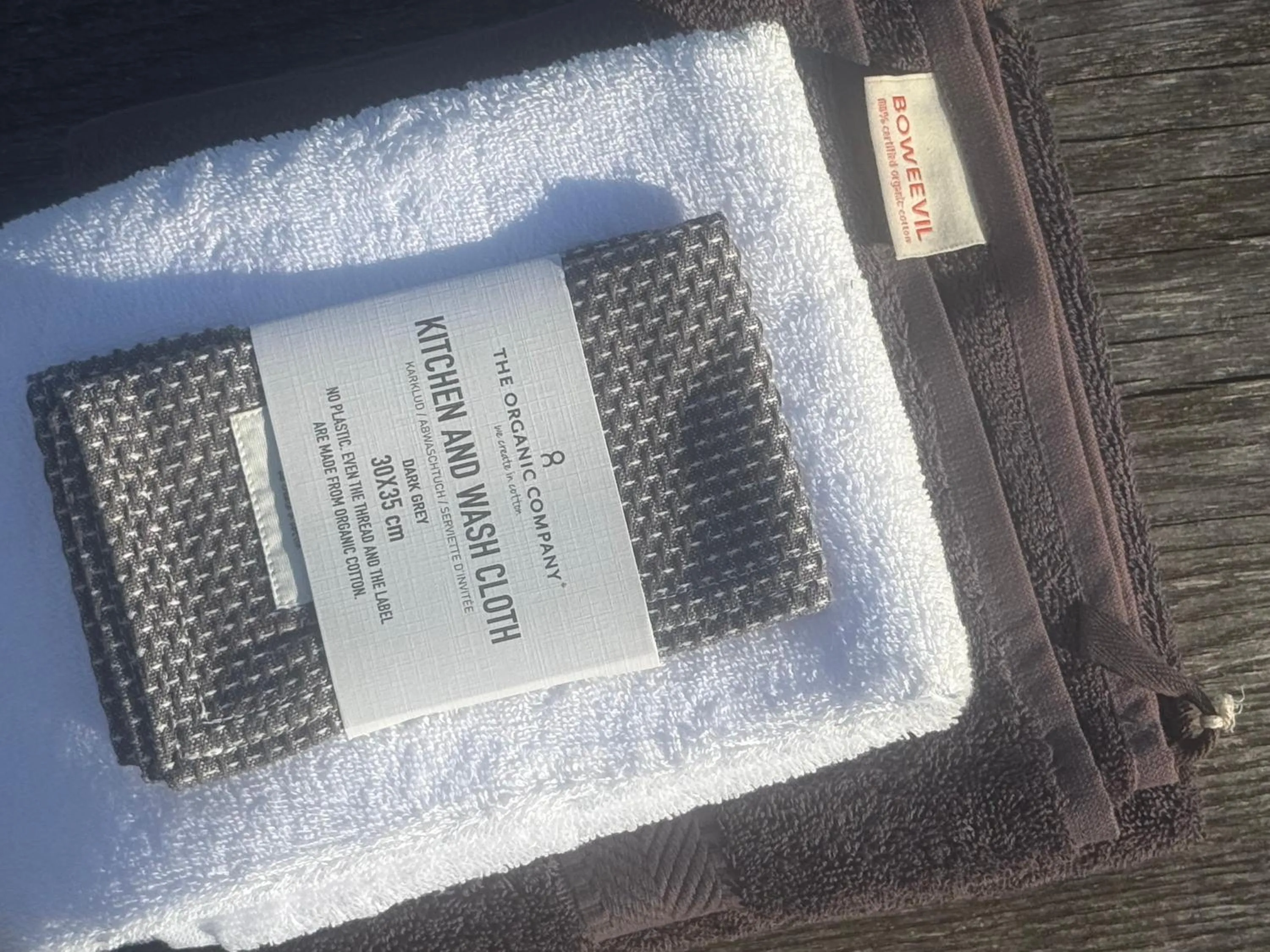 JoyJoyJoy the Black Beauty ecolicious studio in a canal house with French balcony with view on the canals