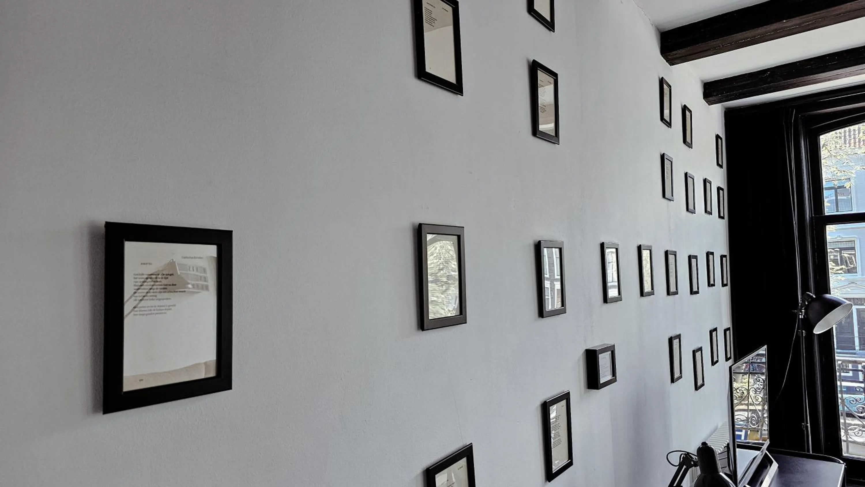 Decorative detail in JoyJoyJoy the Black Beauty ecolicious studio in a canal house with French balcony with view on the canals