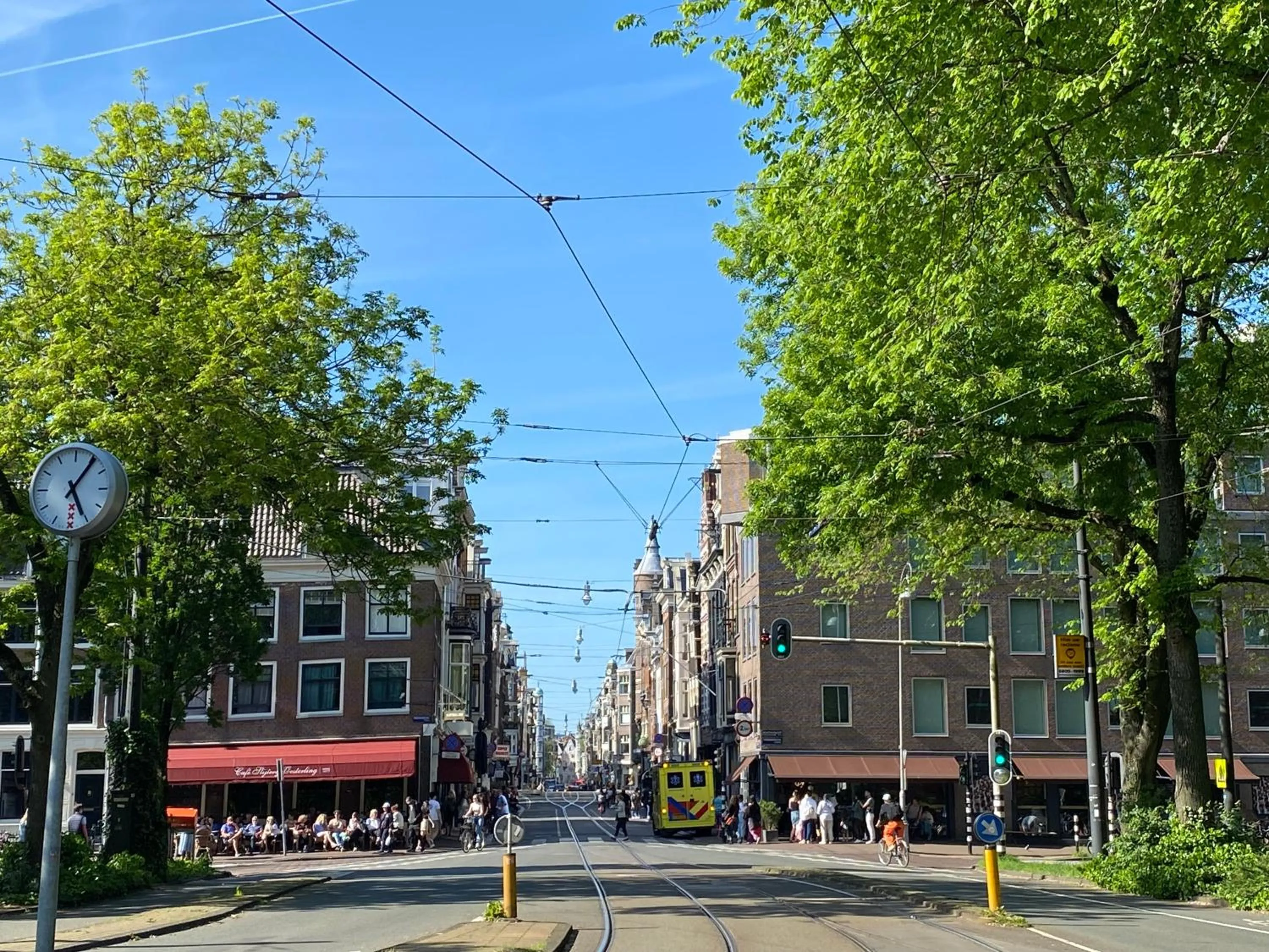 Nearby landmark in JoyJoyJoy the Black Beauty ecolicious studio in a canal house with French balcony with view on the canals