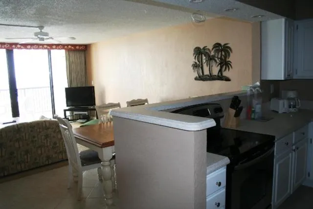 Kitchen or kitchenette in Club Regency at Regency Towers