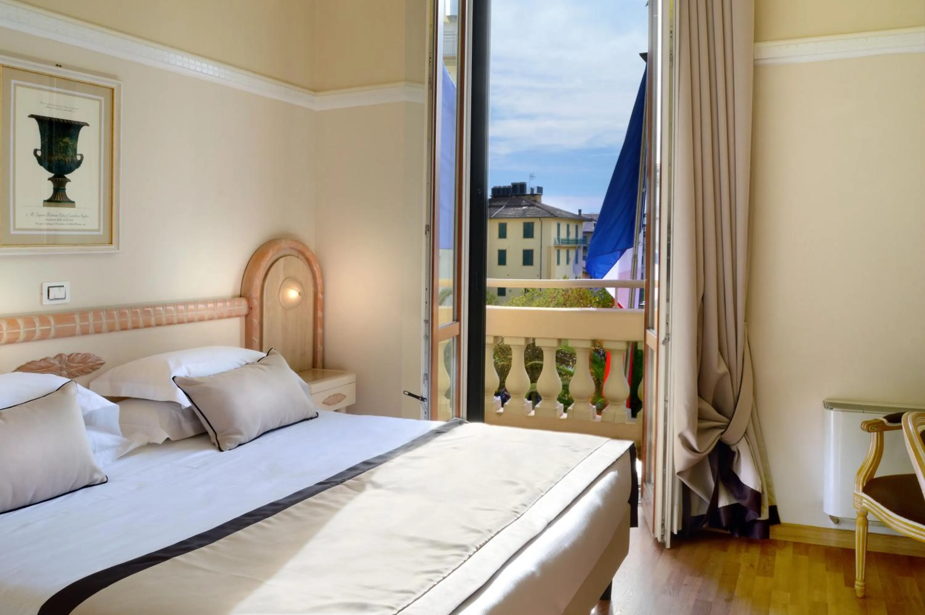 City view, Bed in Grand Hotel Vittoria