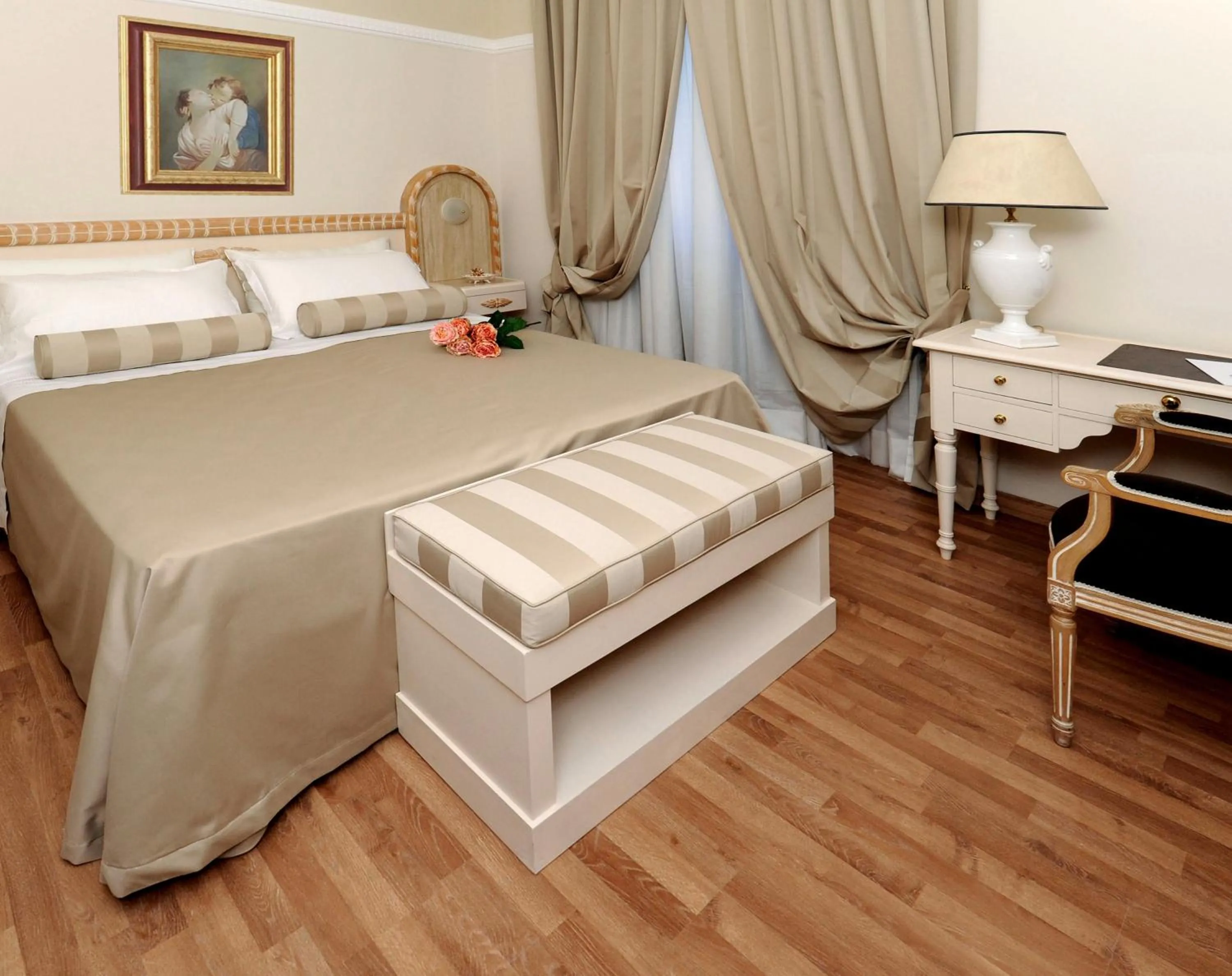 Photo of the whole room, Bed in Grand Hotel Vittoria