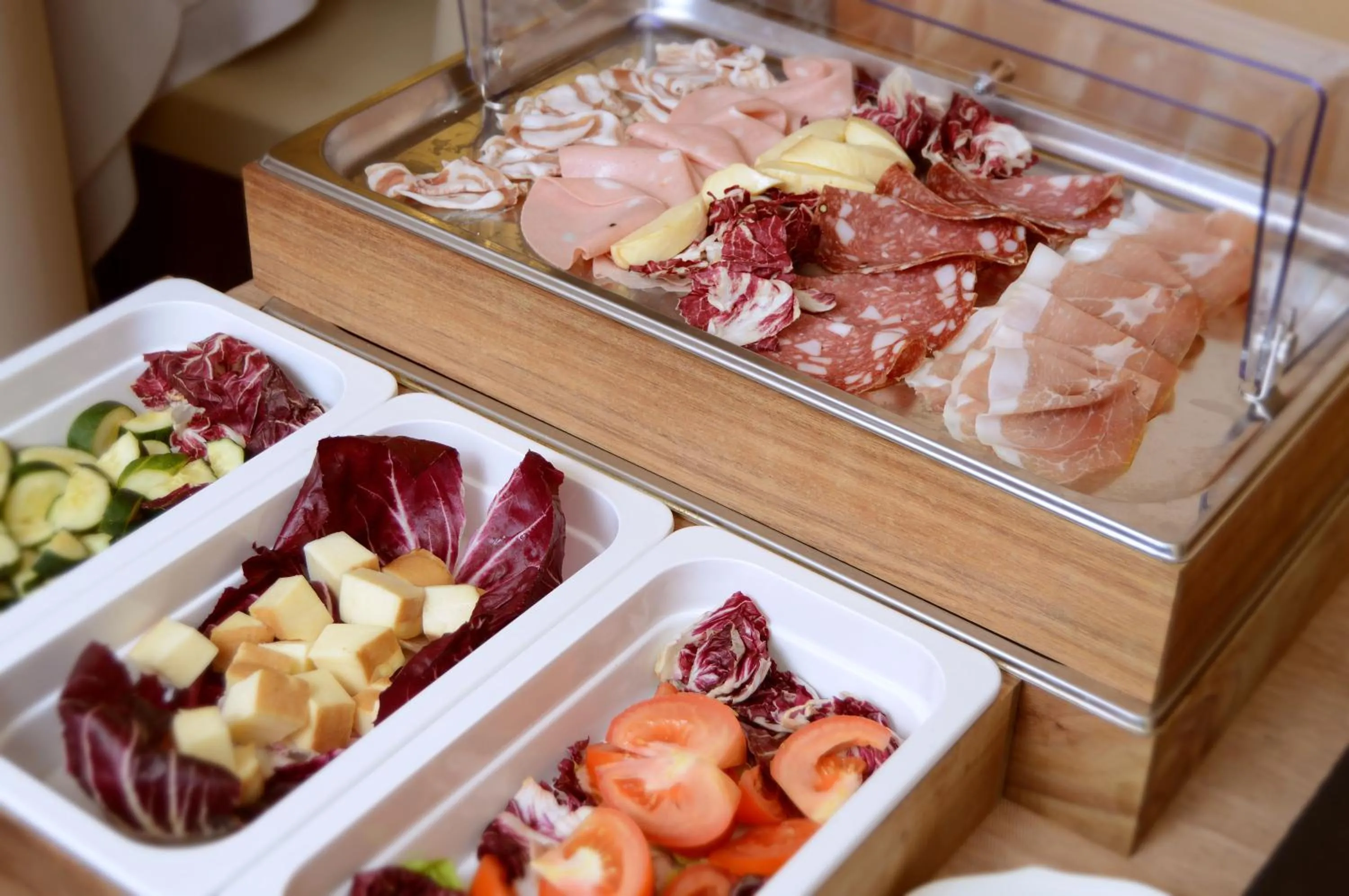 Buffet breakfast in Grand Hotel Vittoria