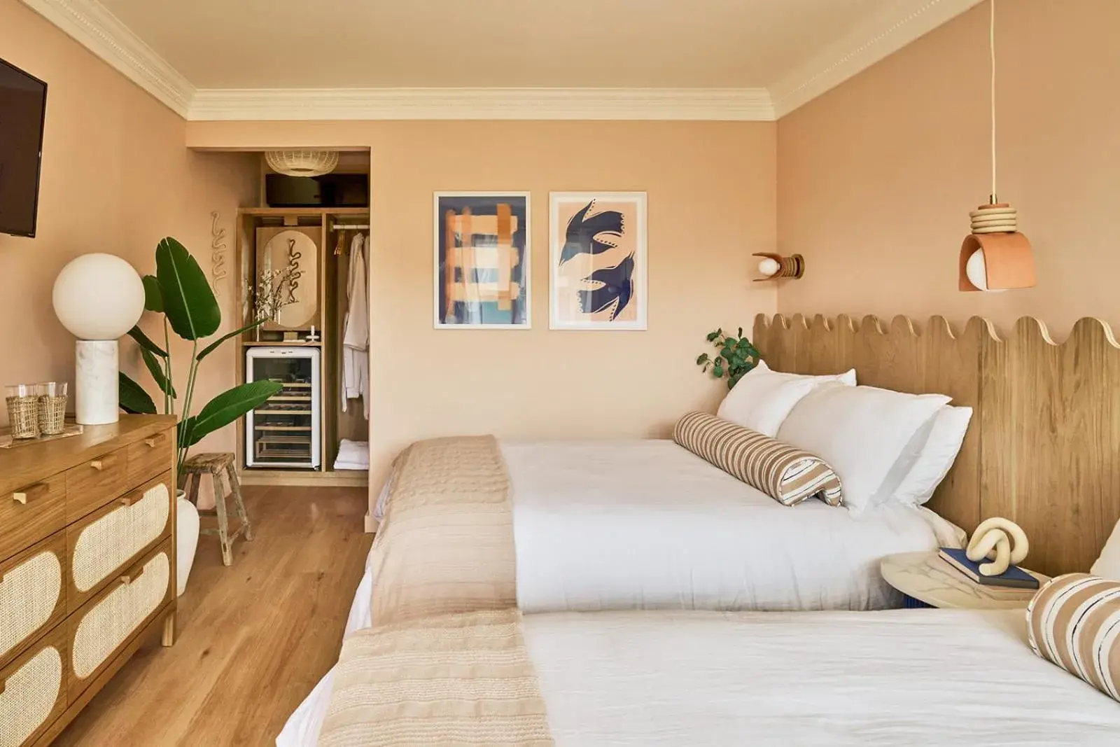 Deluxe Queen Suite in The Beacon Deluxe Queen Suite in The Beacon