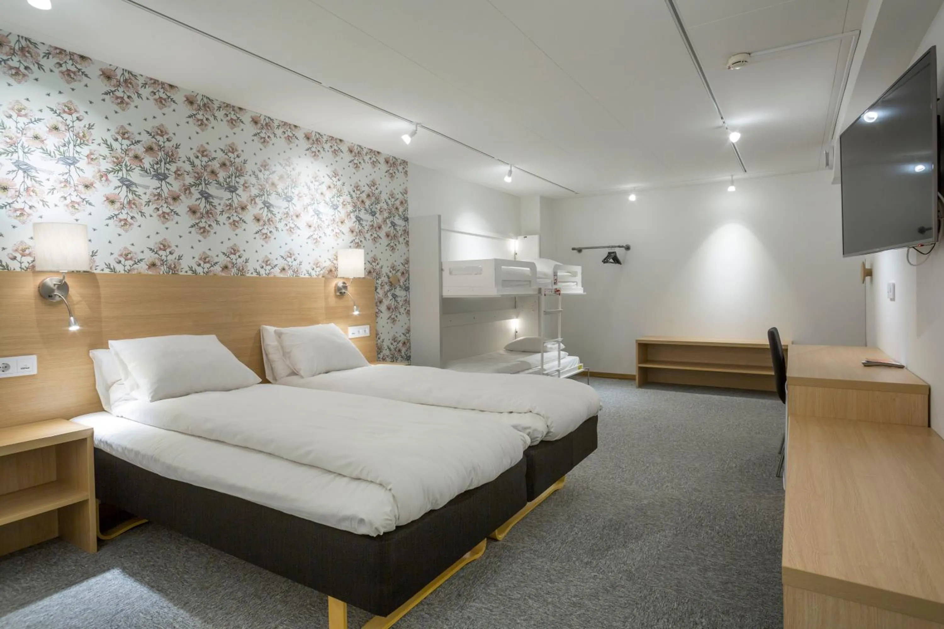 Bedroom, Bed in First Hotel Dragonen