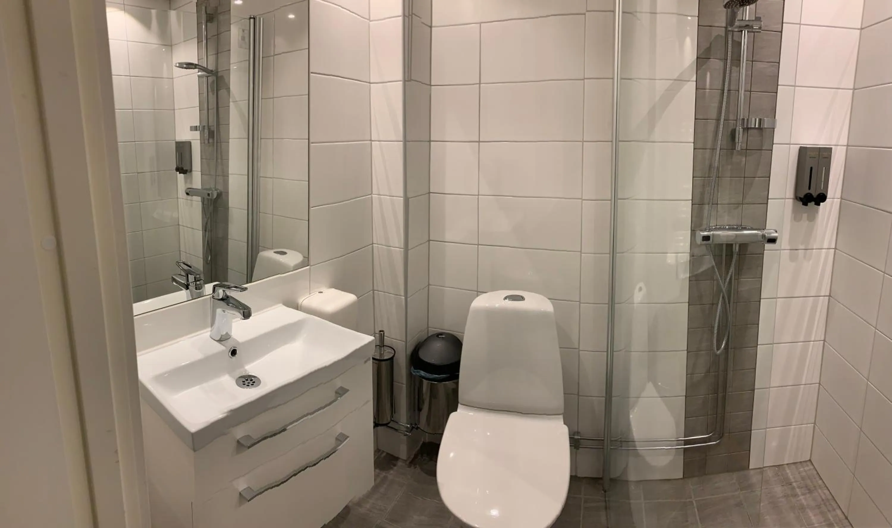 Shower in First Hotel Dragonen