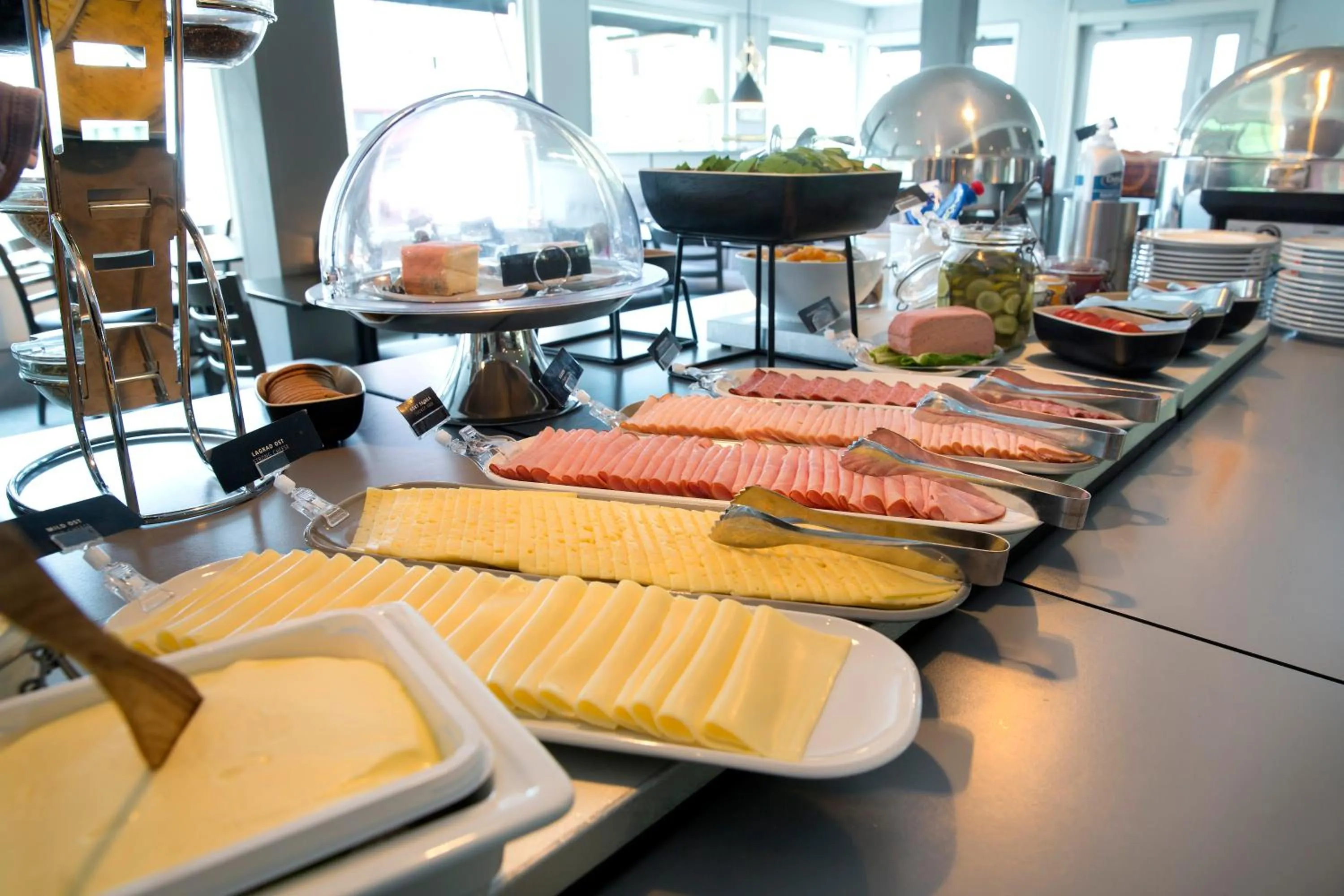 Buffet breakfast in First Hotel Dragonen