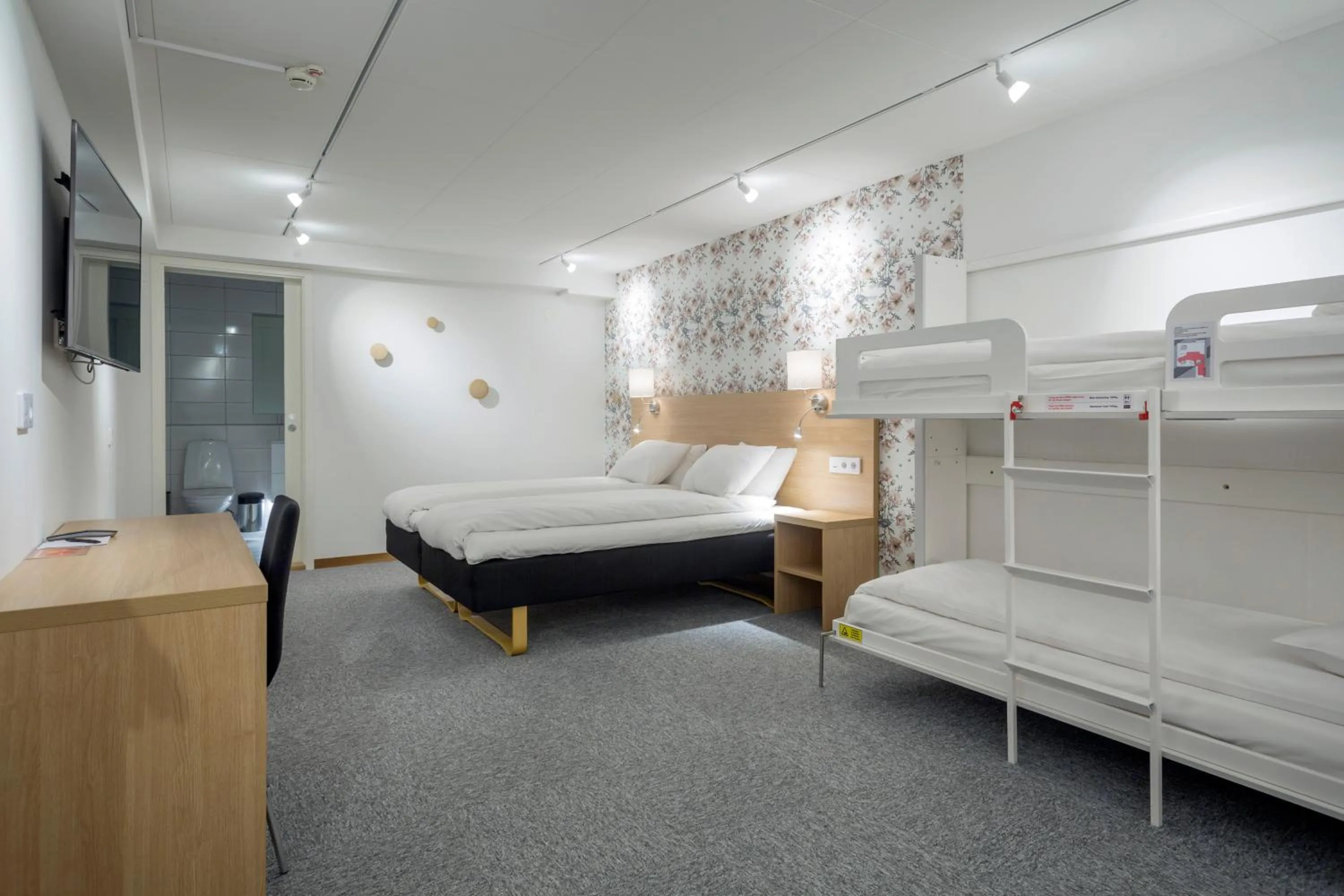 Bedroom, Bed in First Hotel Dragonen