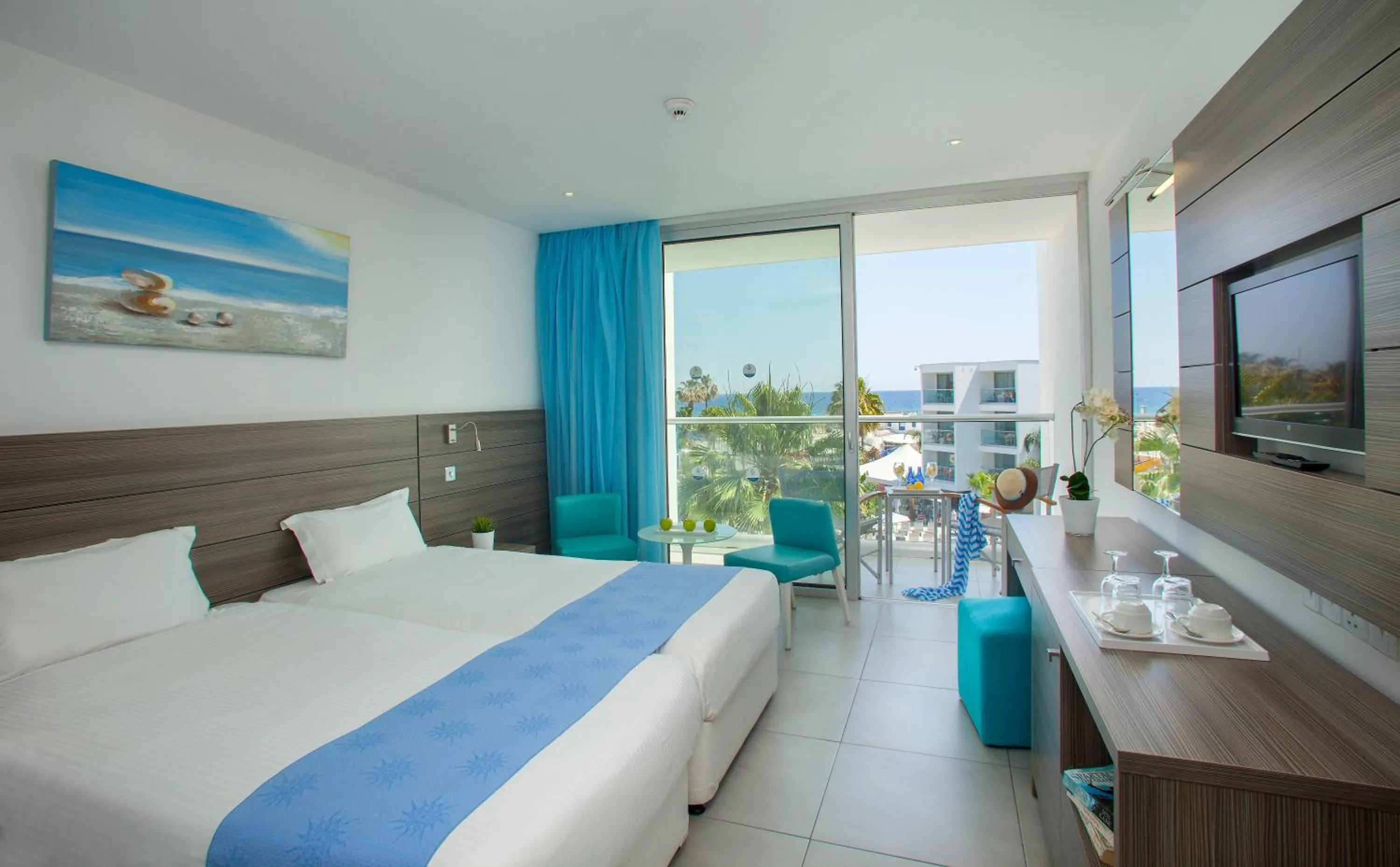 Sea view, Bed in Limanaki Beach Hotel & Suites