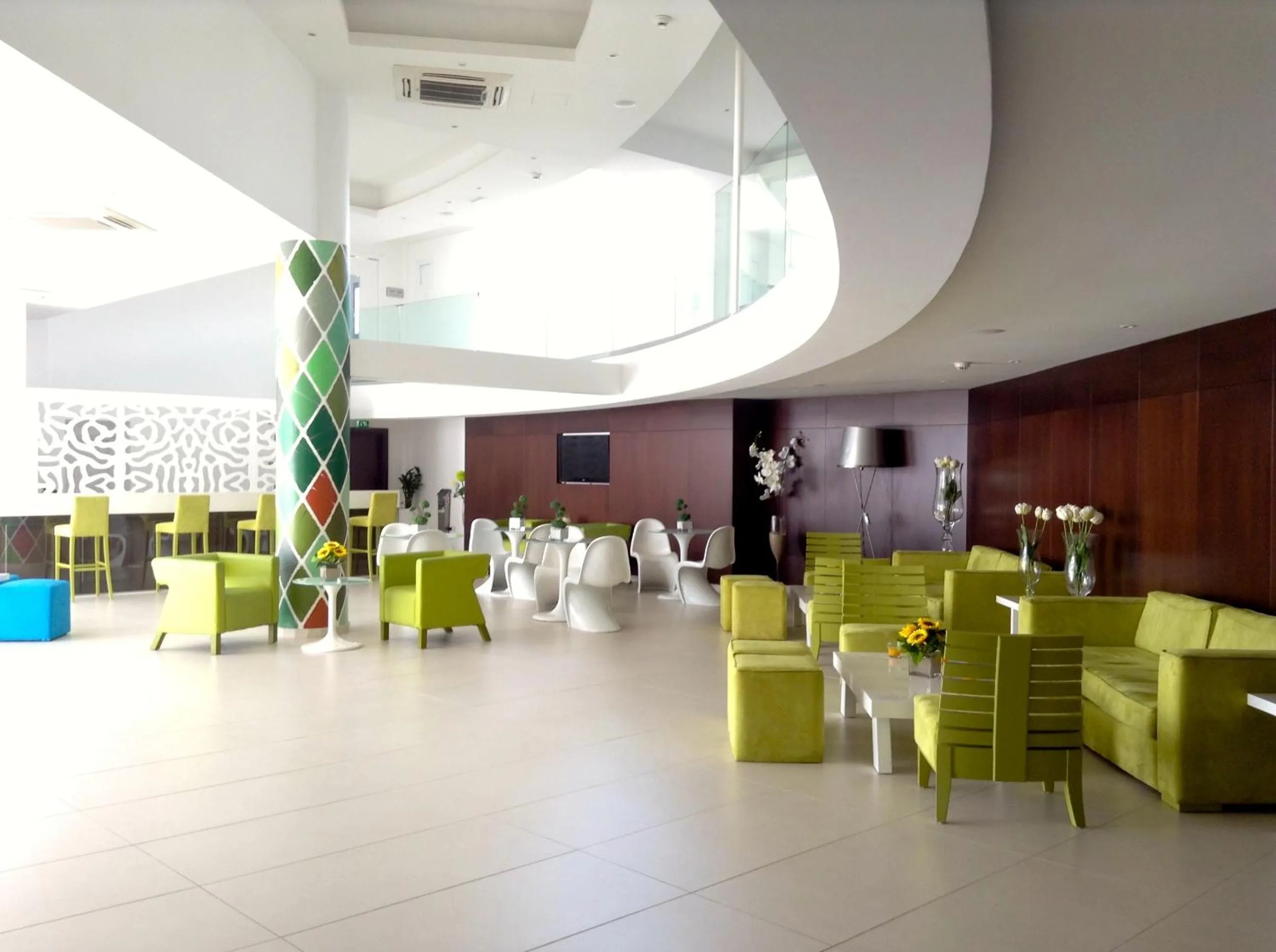 Lounge or bar in Limanaki Beach Hotel & Suites