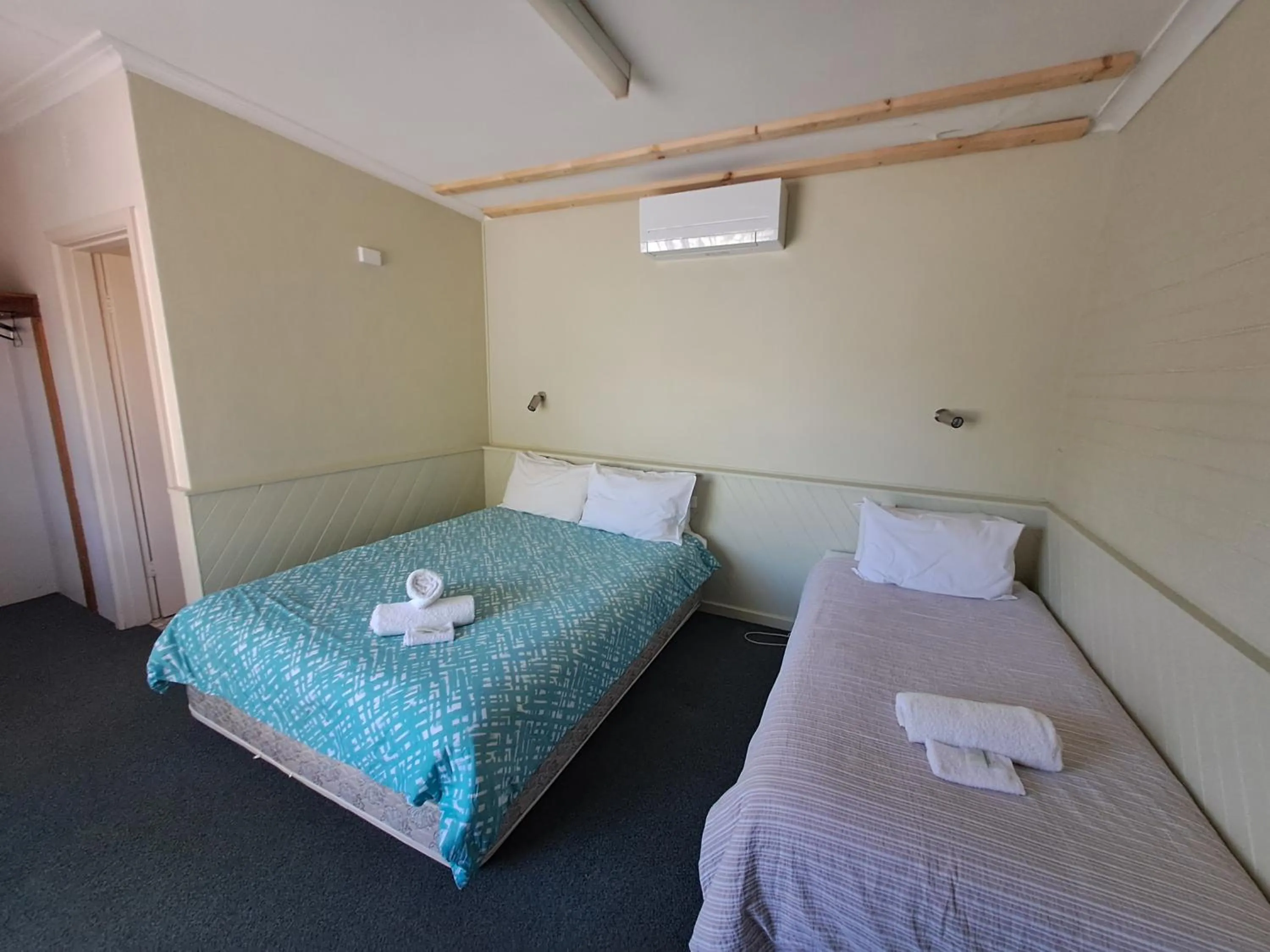 Bed in Great Western Motel