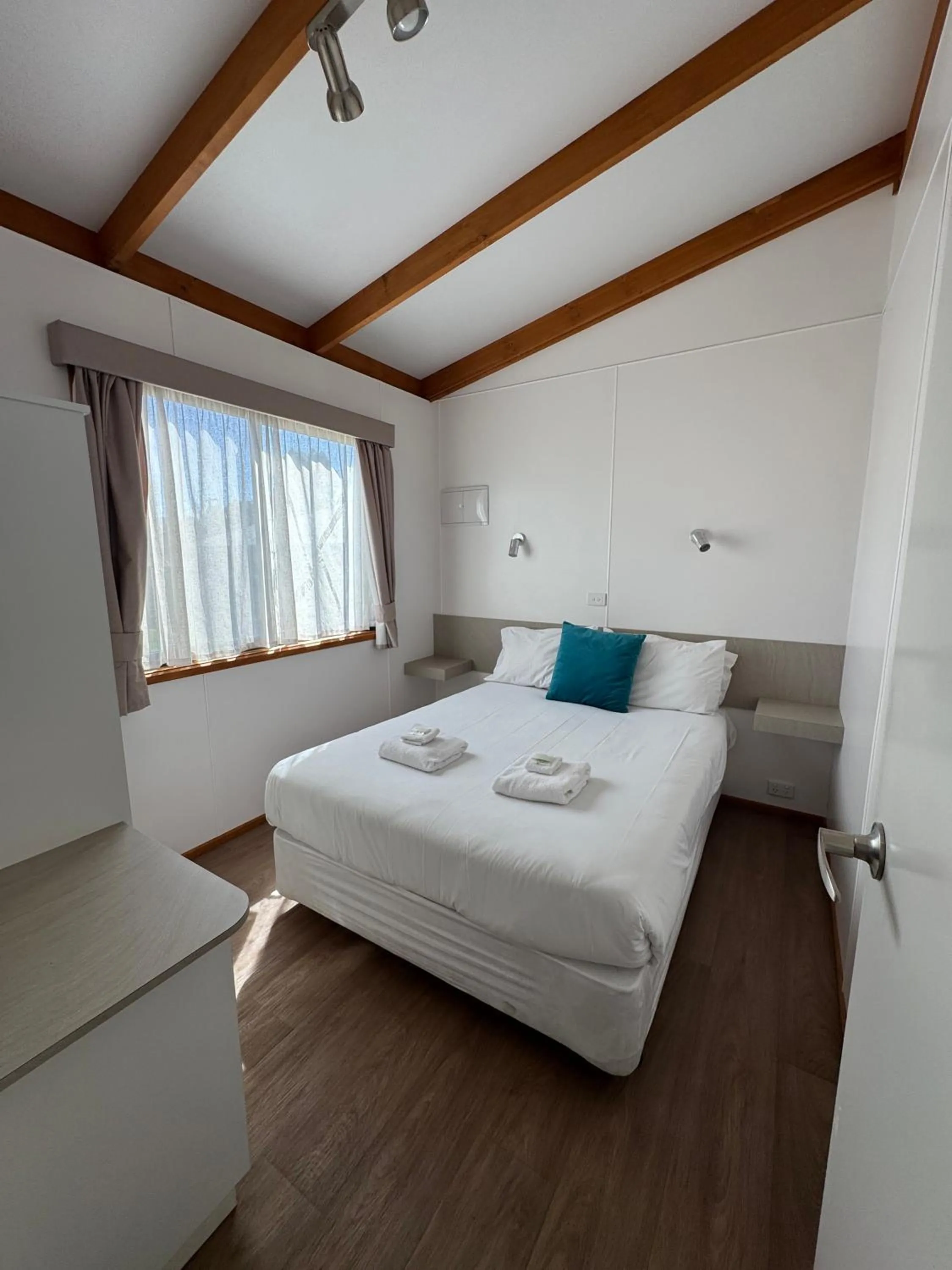 Property building, Bed in Great Western Motel