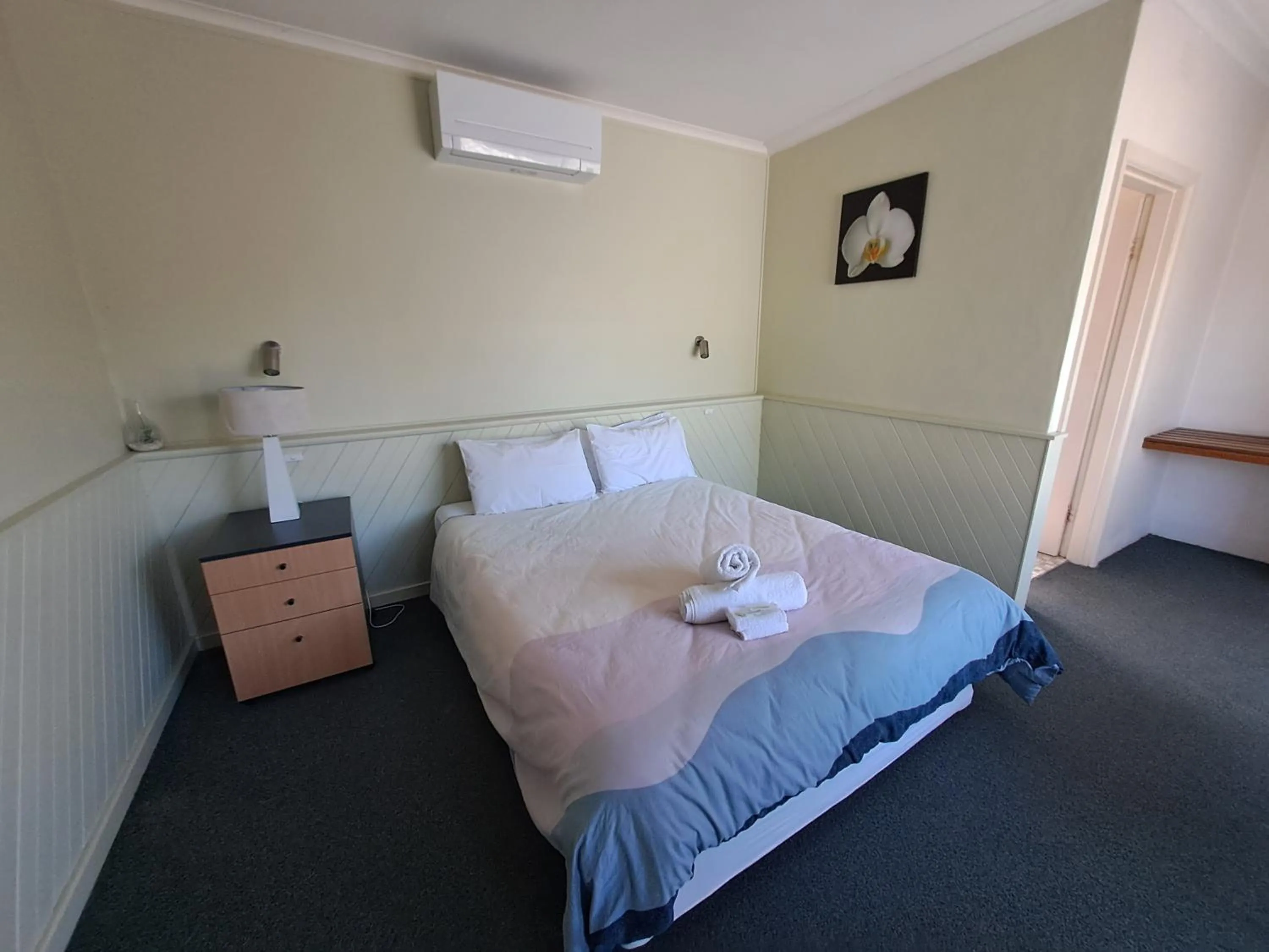 Bed in Great Western Motel