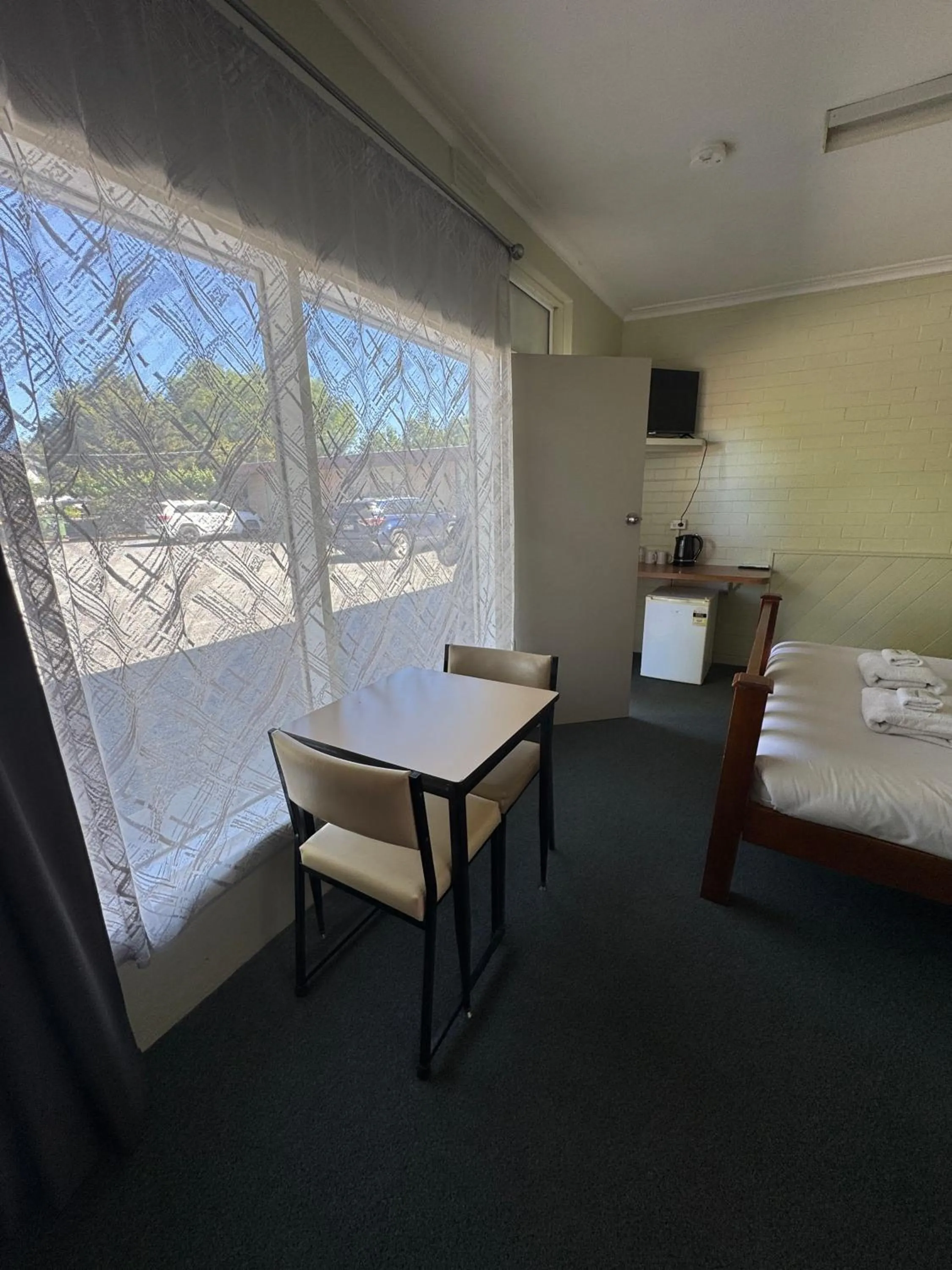 Property building, Bed in Great Western Motel