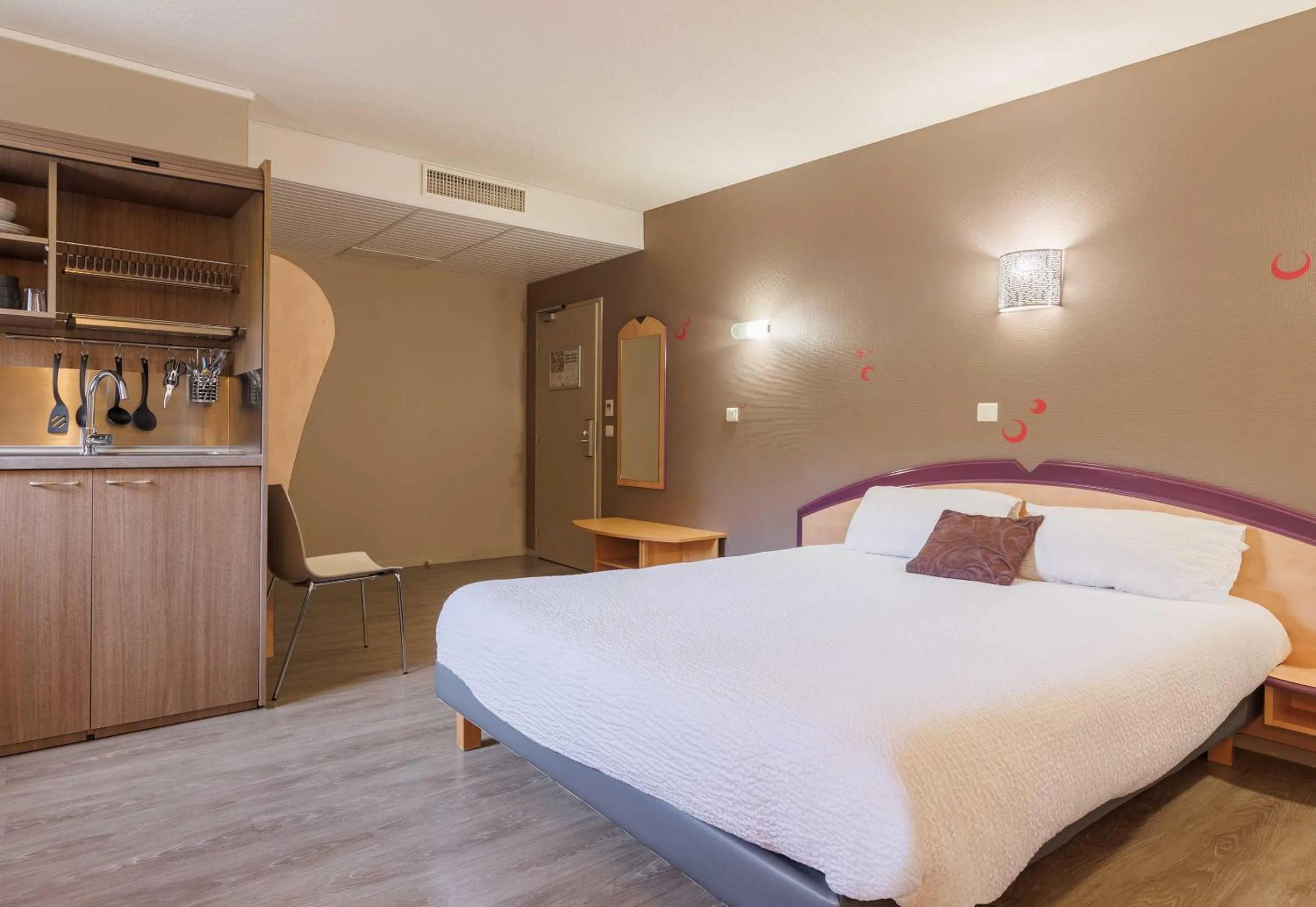 Bedroom, Bed in B&B HOTEL Aurillac Le Lioran