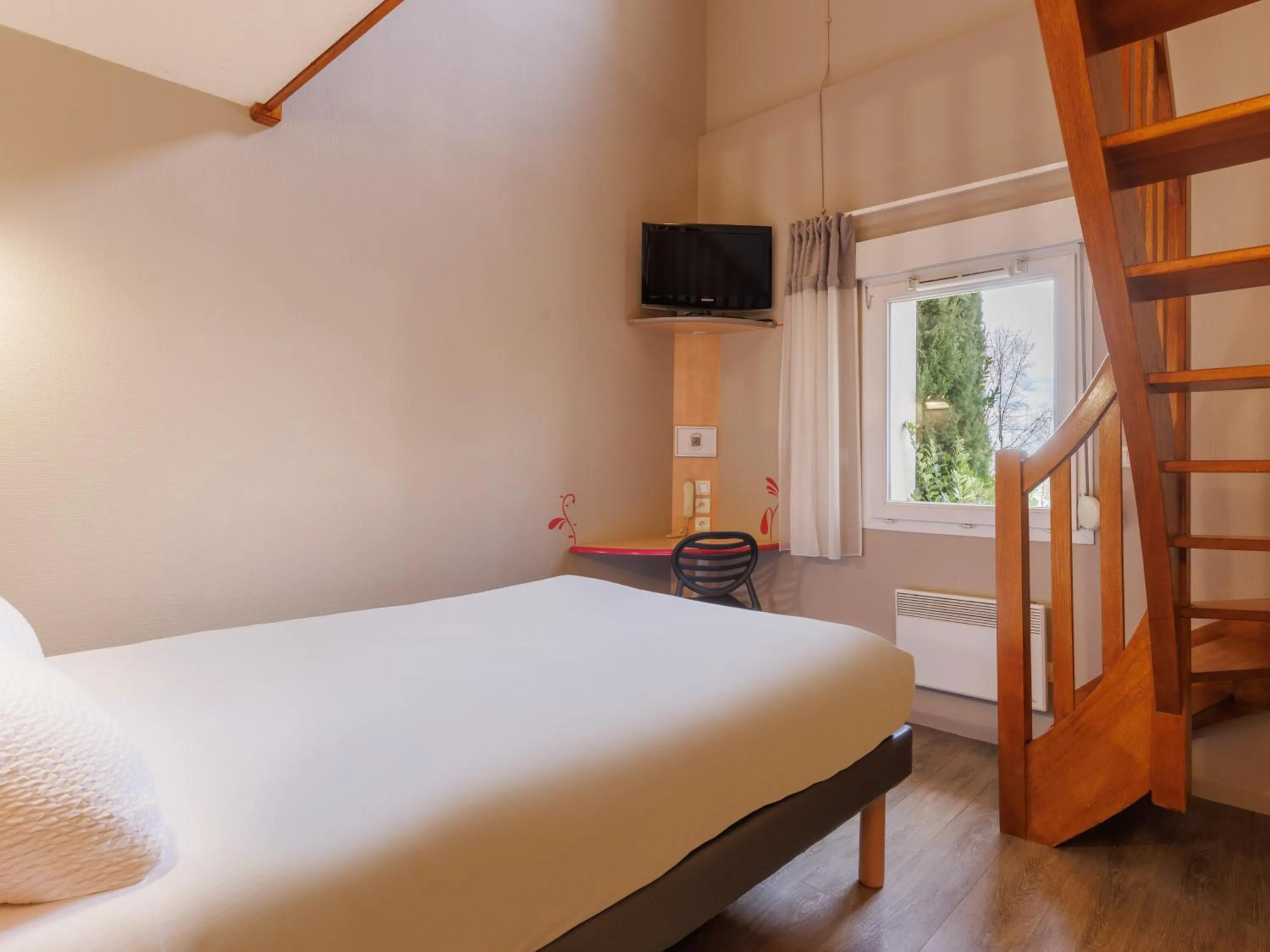 Bedroom, Bed in B&B HOTEL Aurillac Le Lioran