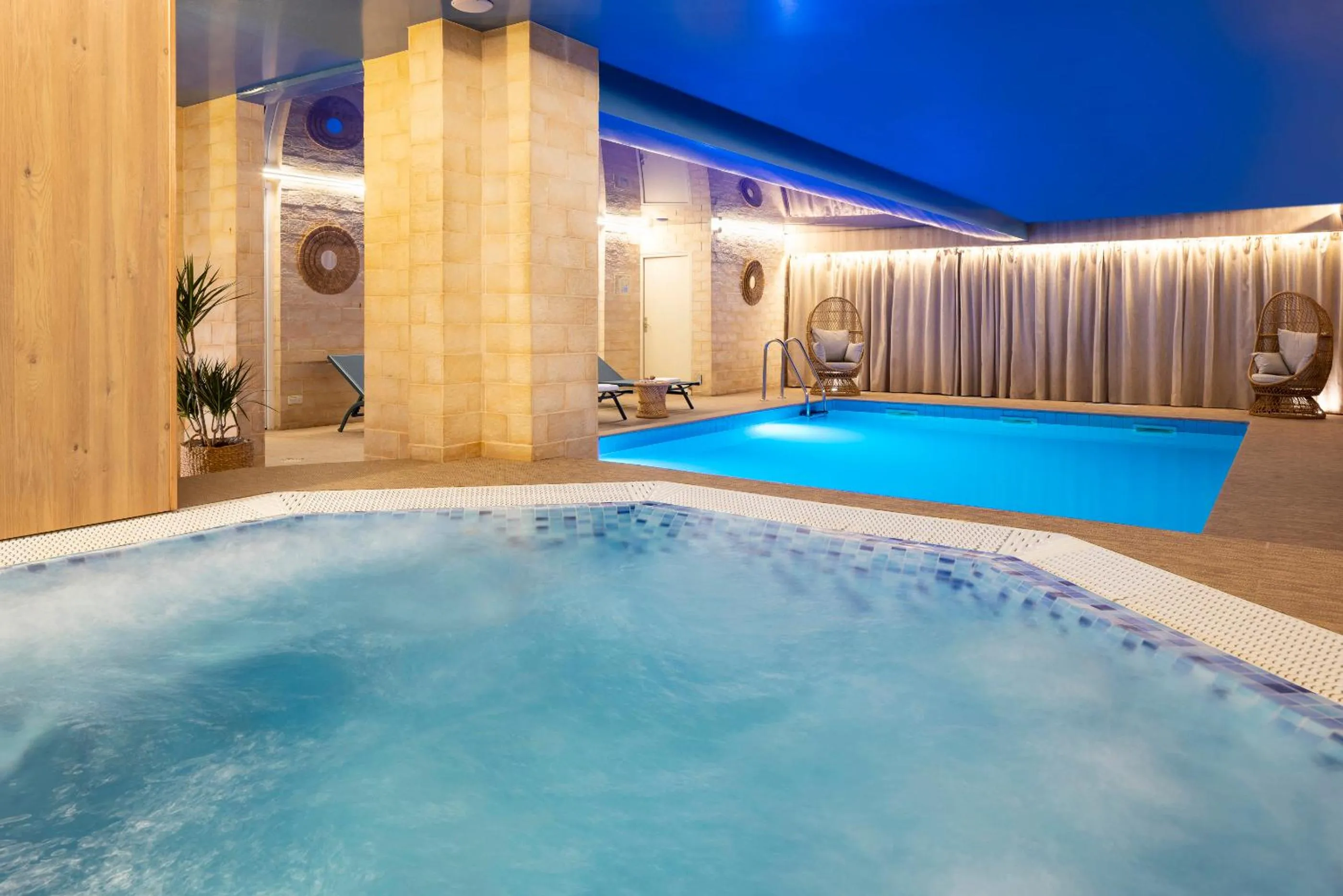 Hot Tub in Hotel Residence Europe & Spa