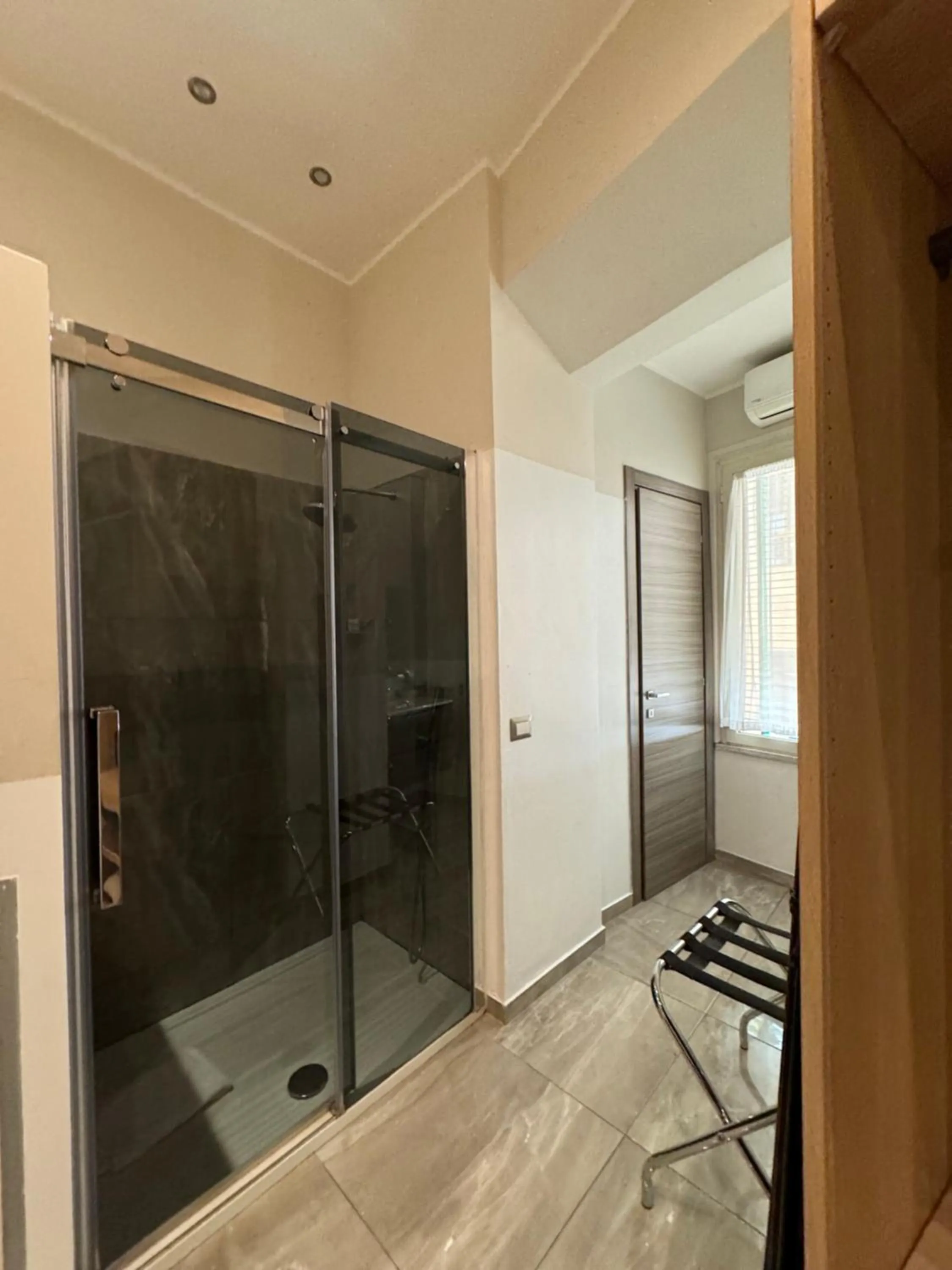 Shower in RHS Rienzo Suites