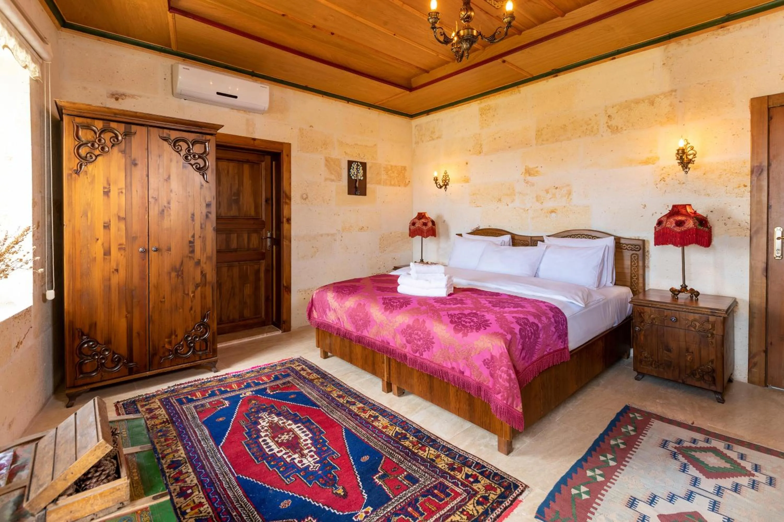 Photo of the whole room, Bed in Esens Stone House