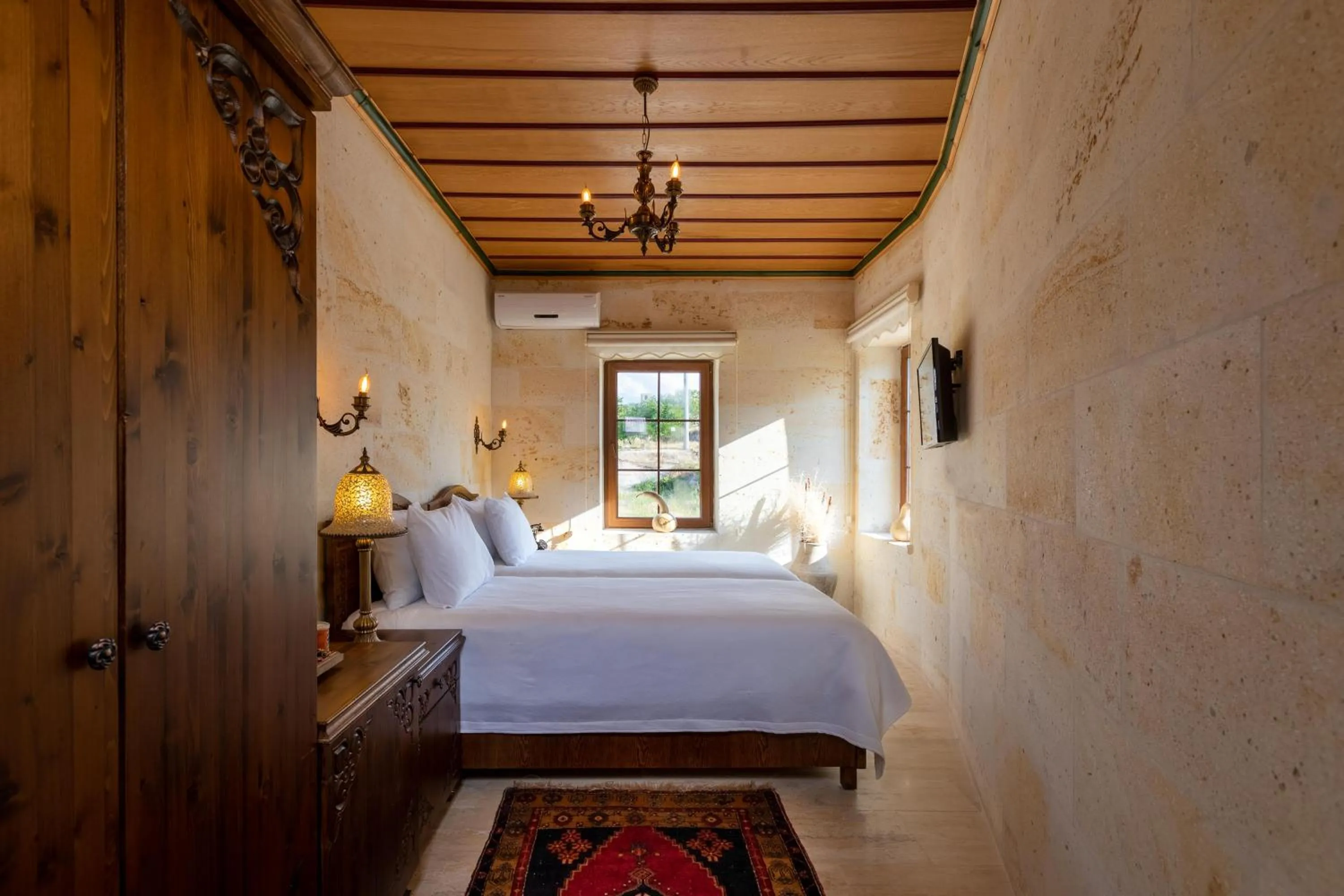 Photo of the whole room, Bed in Esens Stone House