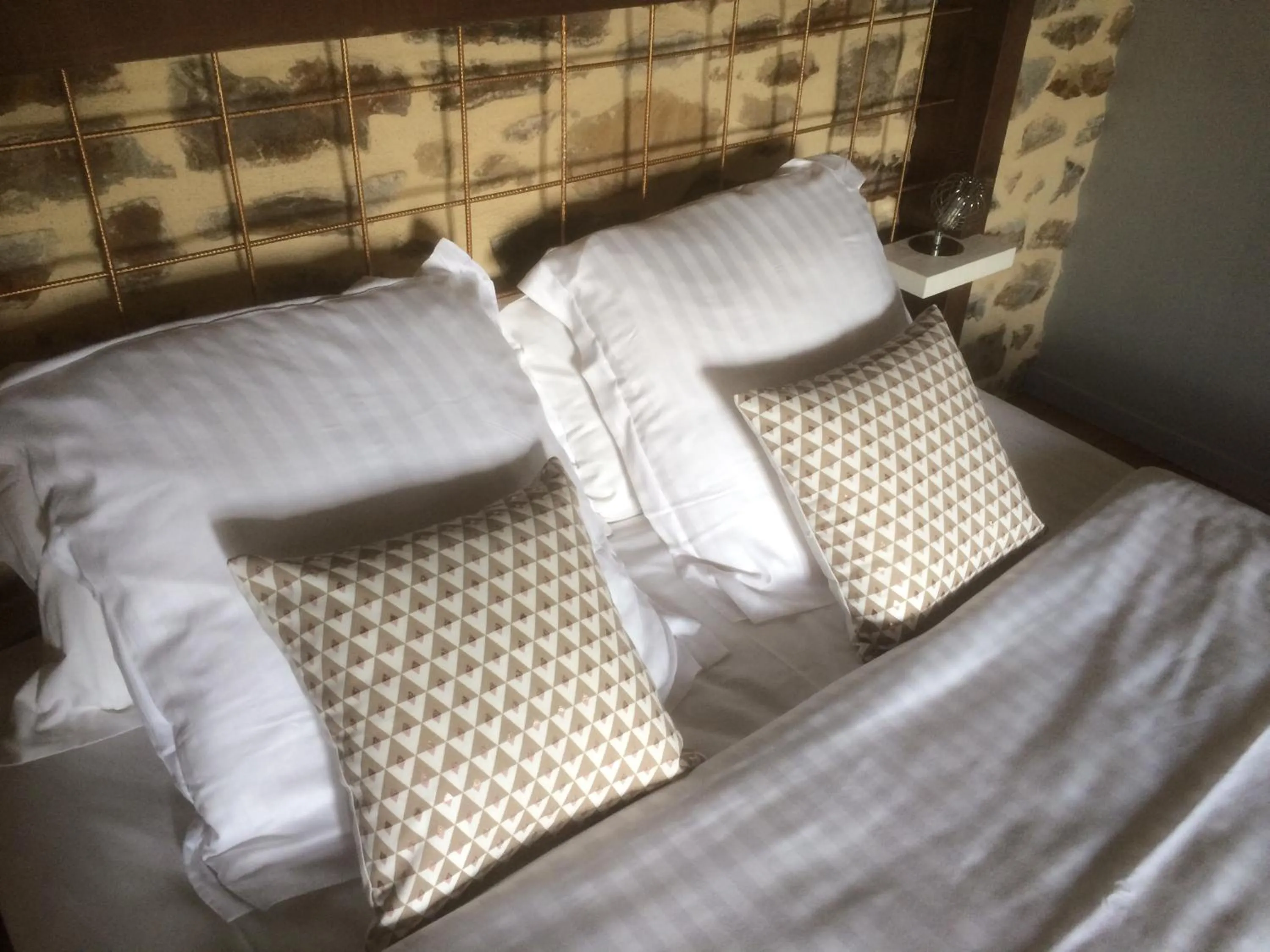 Bedroom, Bed in La Chambre Montbrault